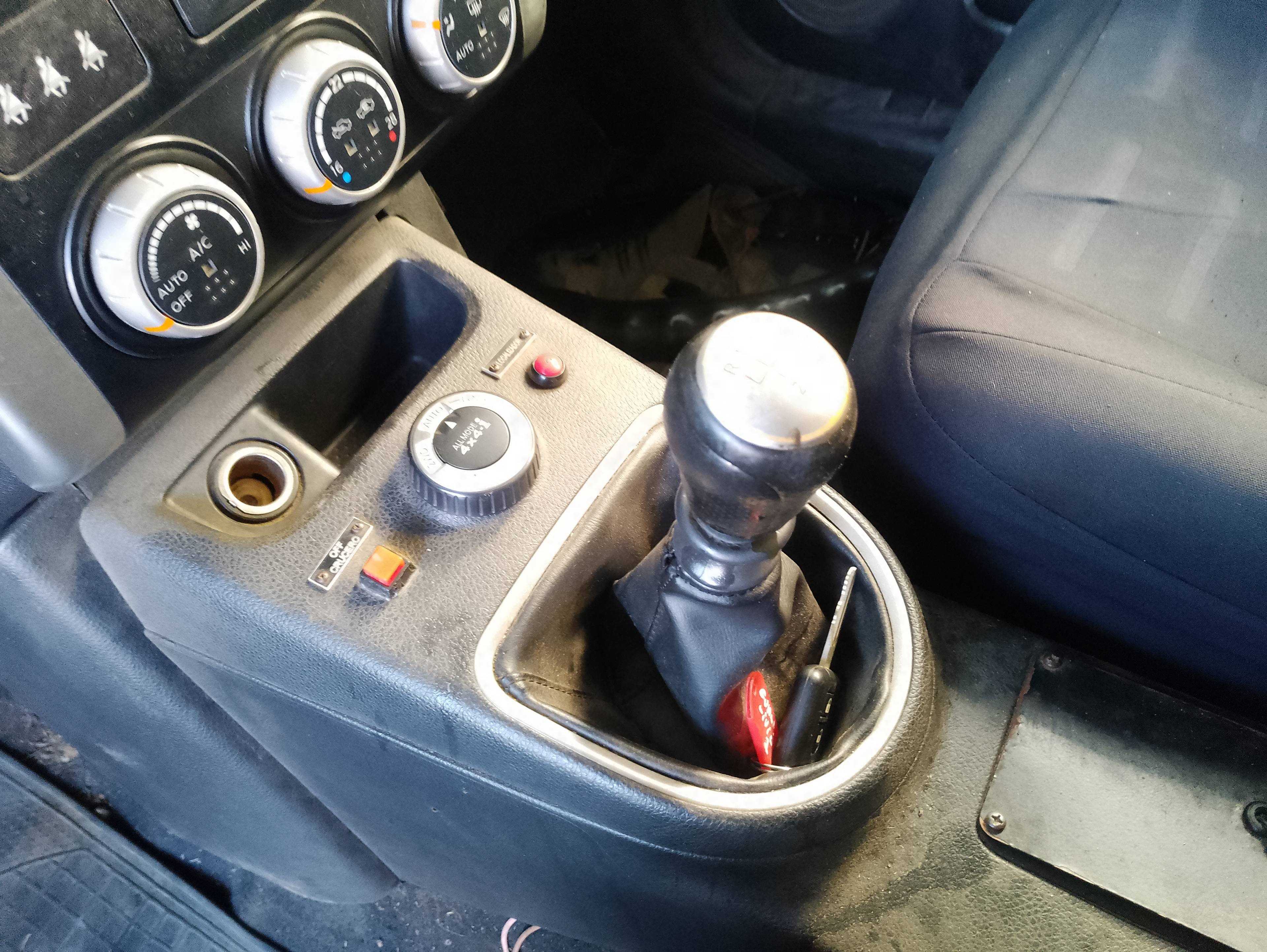 Recambio de palanca cambio para nissan x-trail (t31) le referencia OEM IAM   