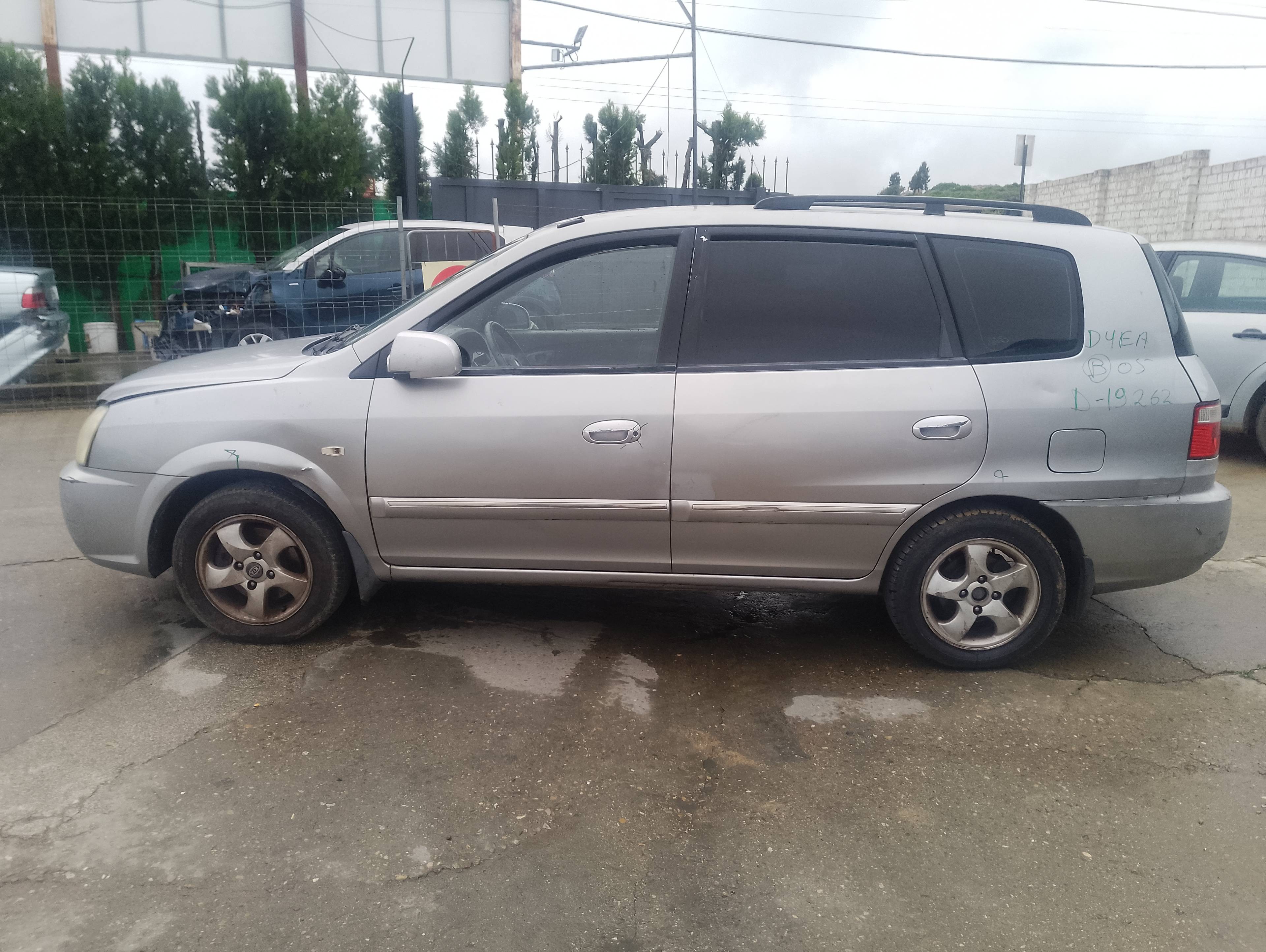 kia carens del año 2005
