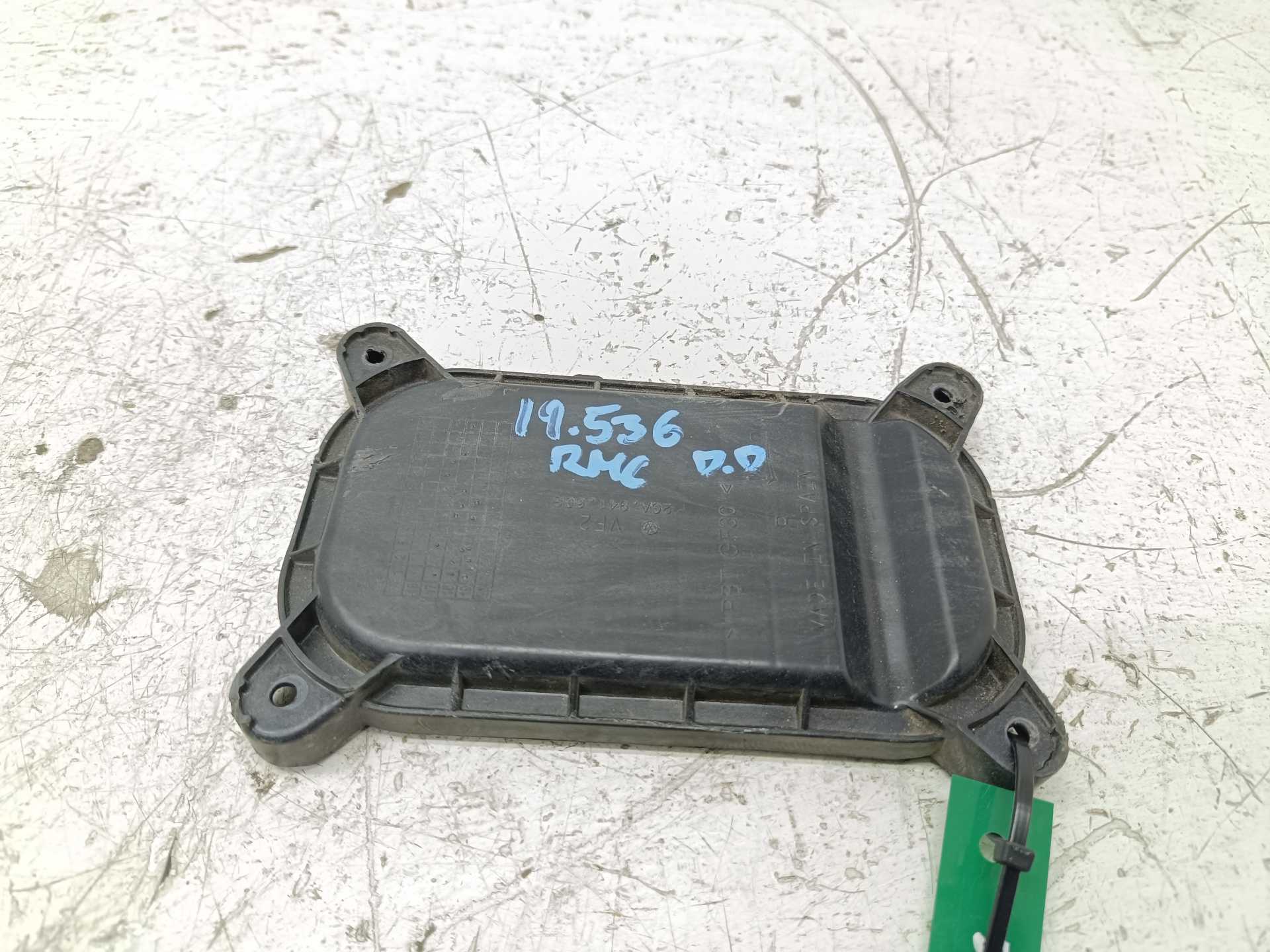 Recambio de tapa faro para volkswagen t-roc advance r-line referencia OEM IAM 2GA941608  