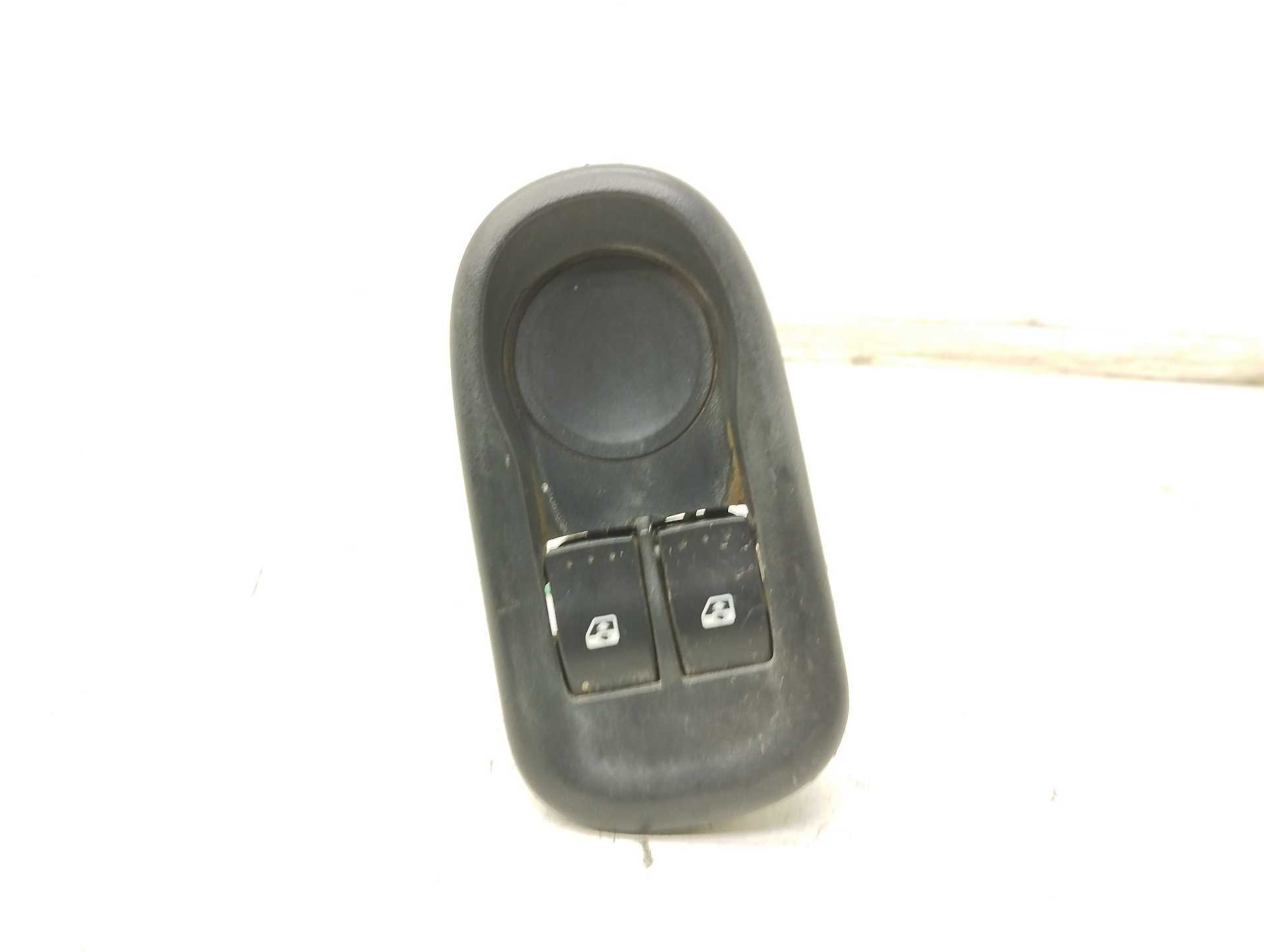 Recambio de mando elevalunas delantero izquierdo para renault kangoo dynamique acción especial referencia OEM IAM  8200476806 
