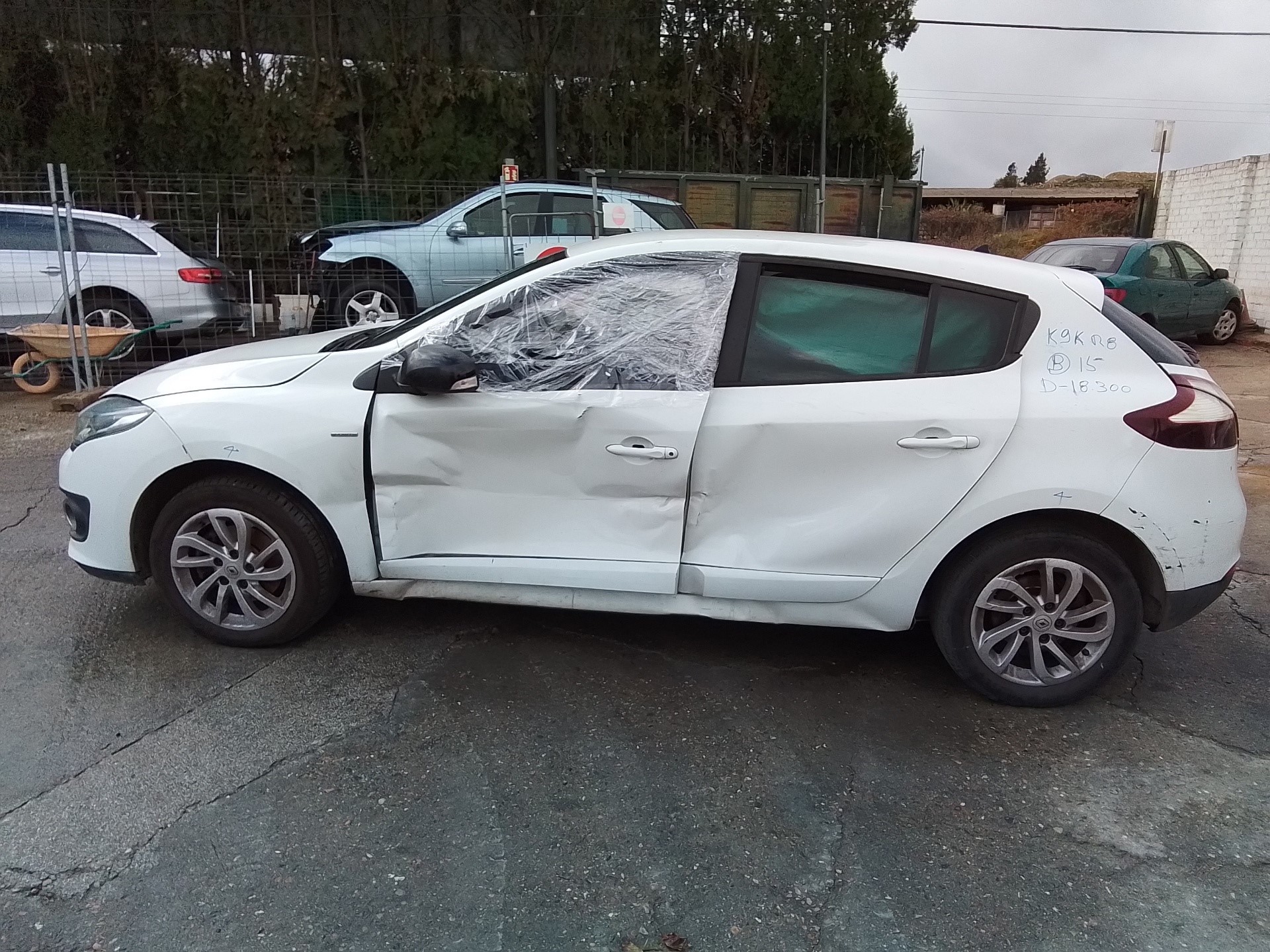 renault megane iii berlina 5 p del año 2015