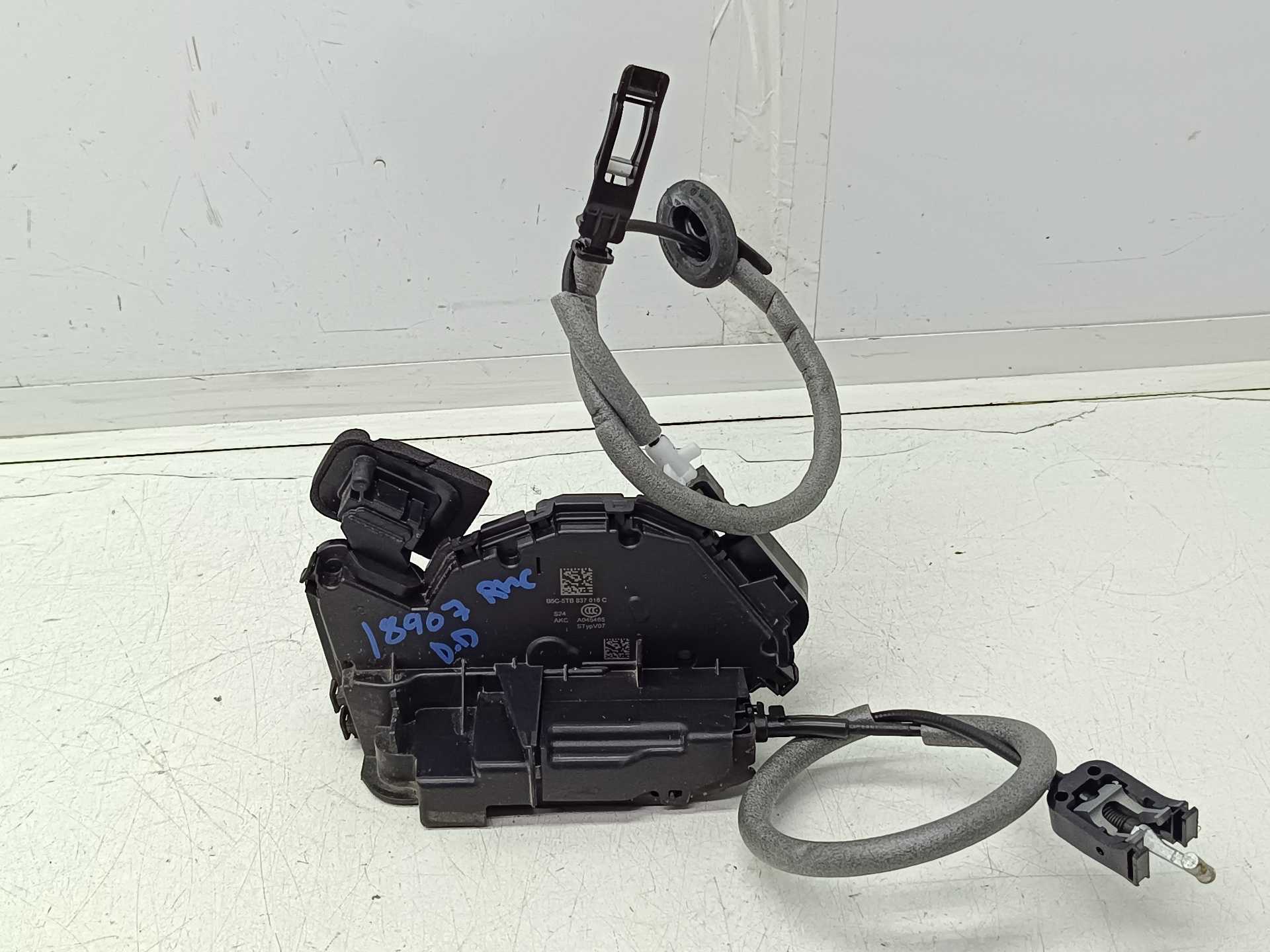 Recambio de cerradura puerta delantera derecha para volkswagen t-roc (d11) basis referencia OEM IAM B6C5TB837016C  