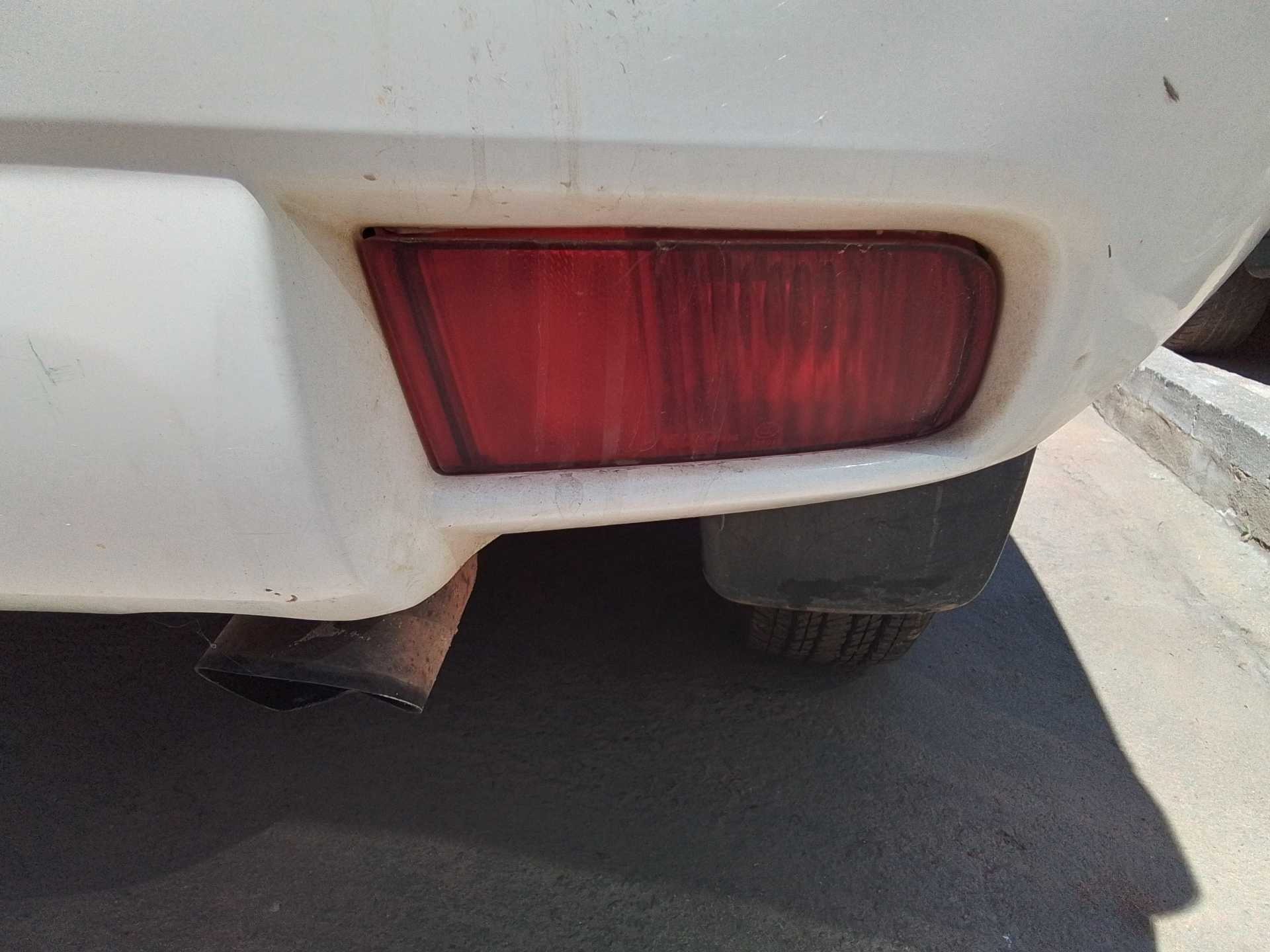 Recambio de faro antiniebla trasero derecho para toyota land cruiser (j15) basis referencia OEM IAM   