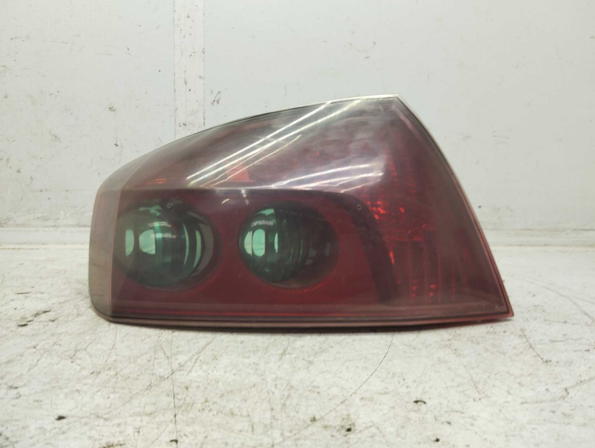 Recambio de piloto trasero izquierdo para peugeot 407 sr confort referencia OEM IAM 9656606380  
