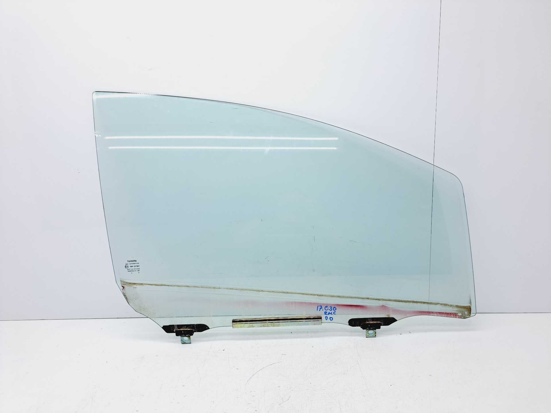 Recambio de luna delantera derecha para toyota yaris 1.4 turbodiesel cat referencia OEM IAM  681200D072 