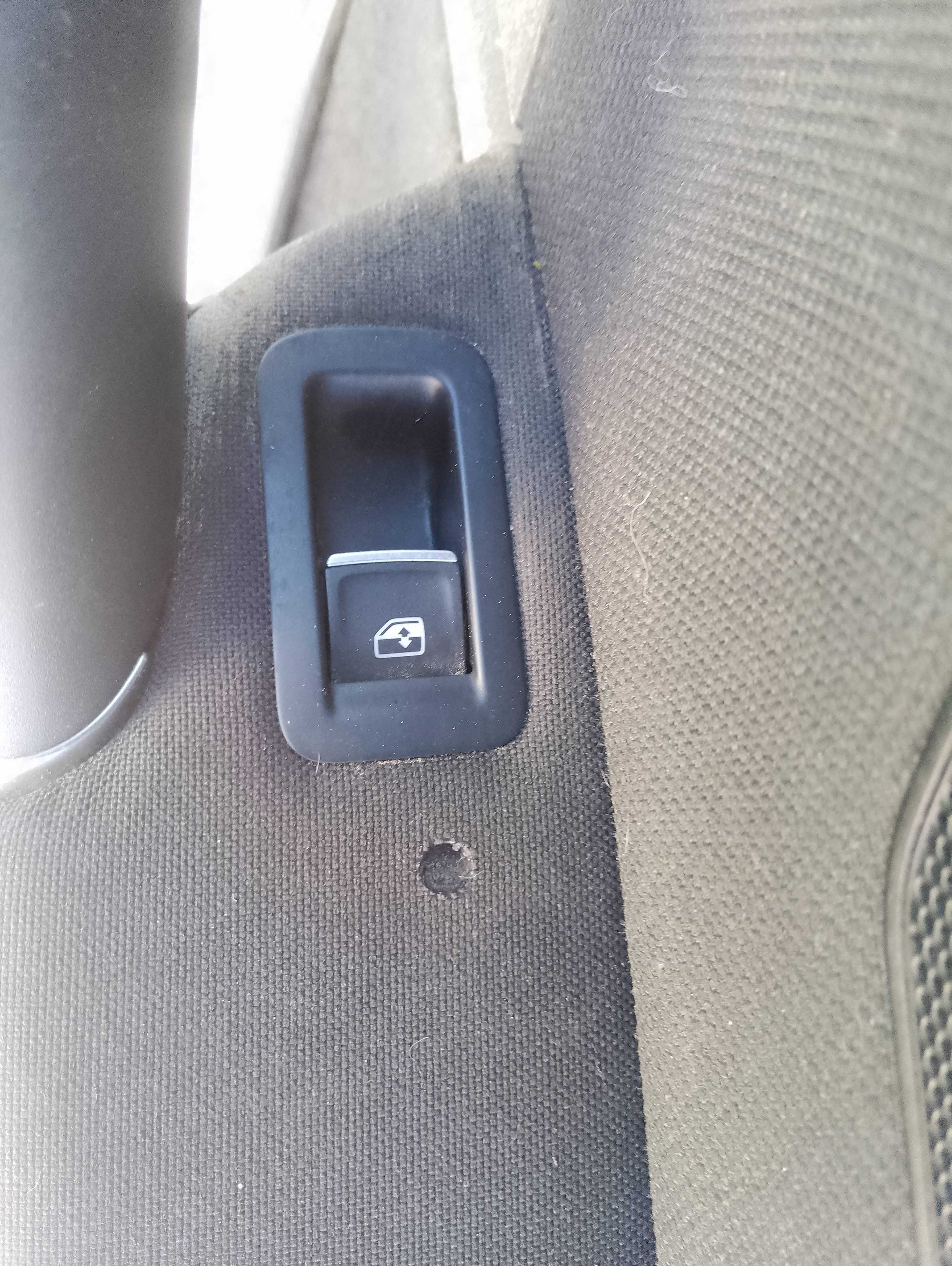 Recambio de mando elevalunas trasero derecho para volkswagen golf vii lim. 2.0 tsi referencia OEM IAM   