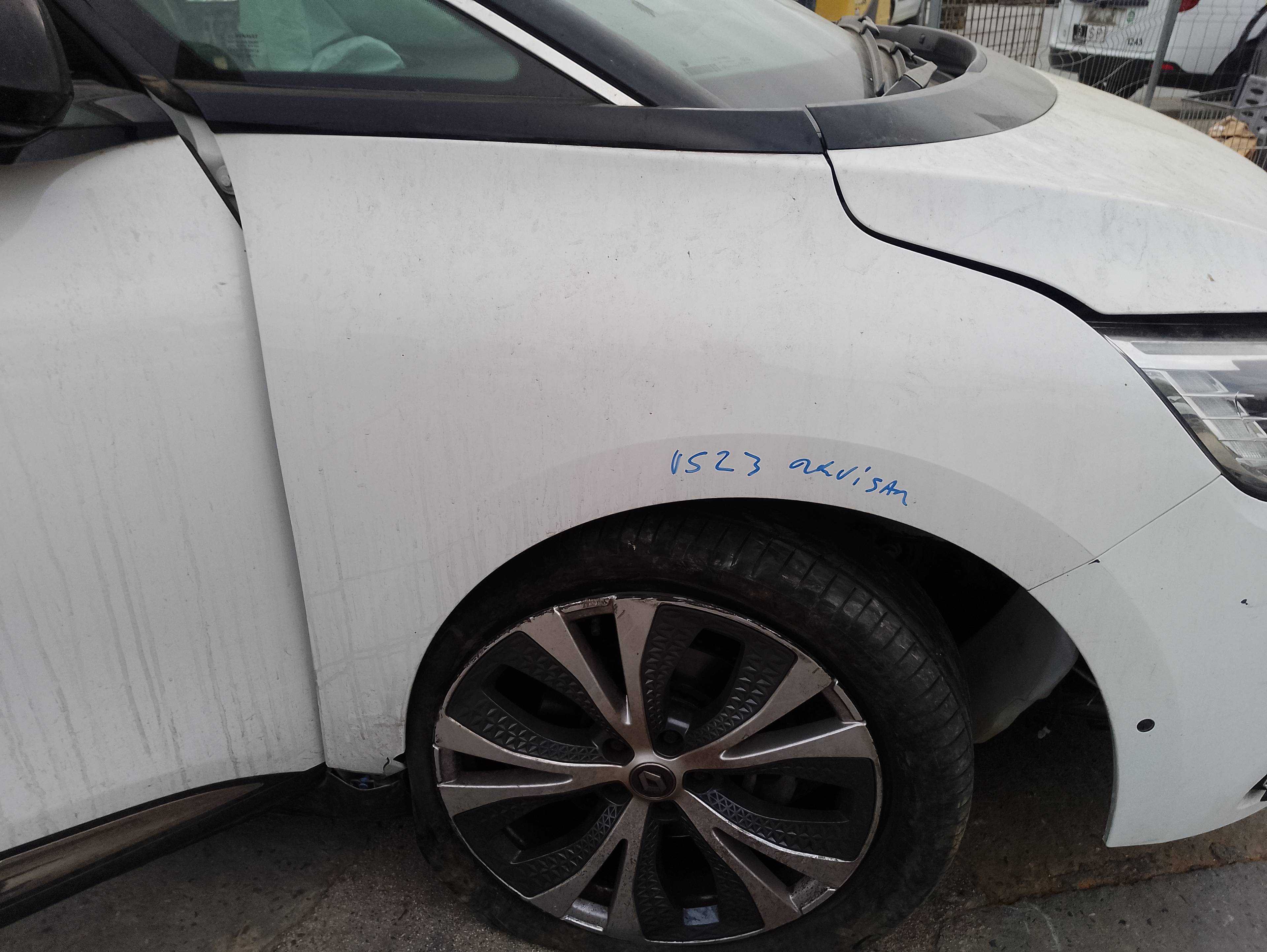 Recambio de aleta delantera derecha para renault scenic iv zen referencia OEM IAM   