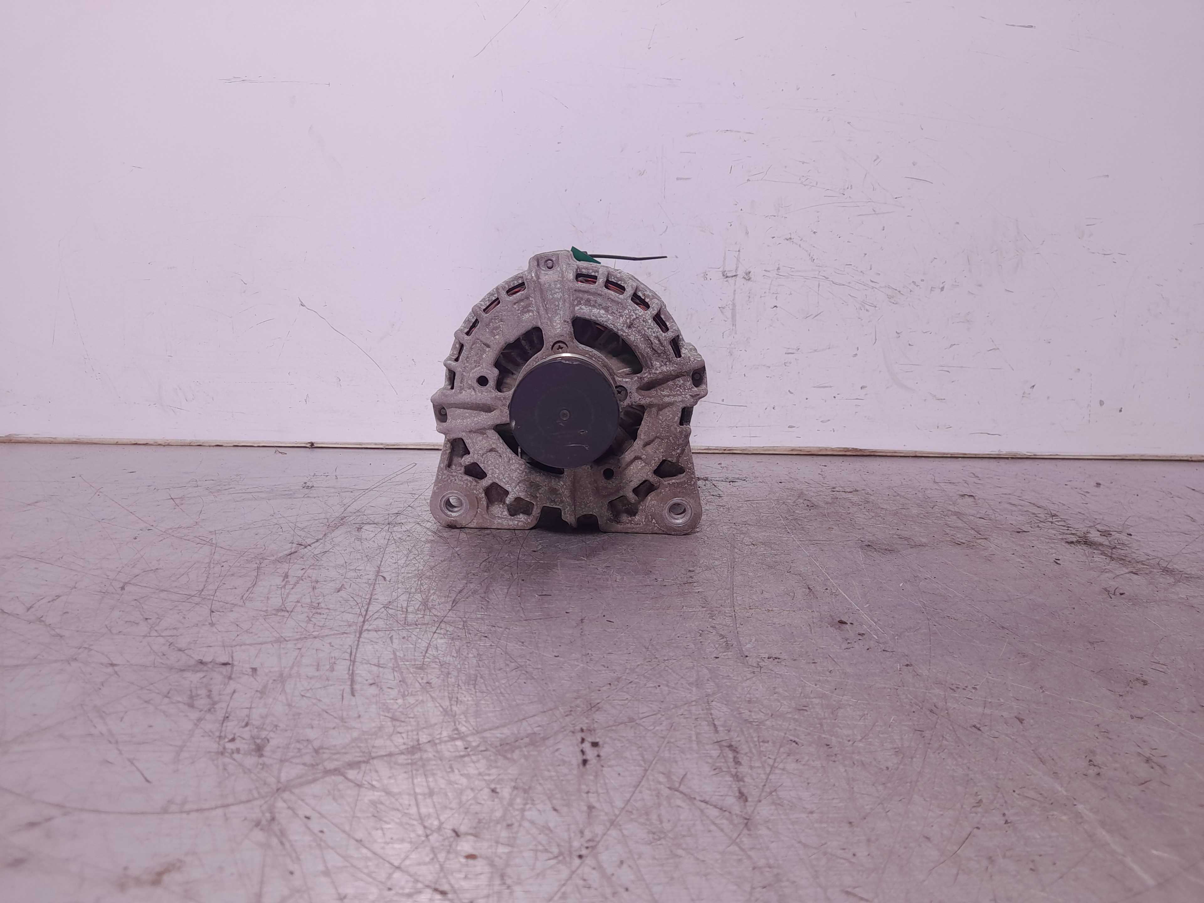 Recambio de alternador para renault kadjar bose edition referencia OEM IAM F000BL0814  