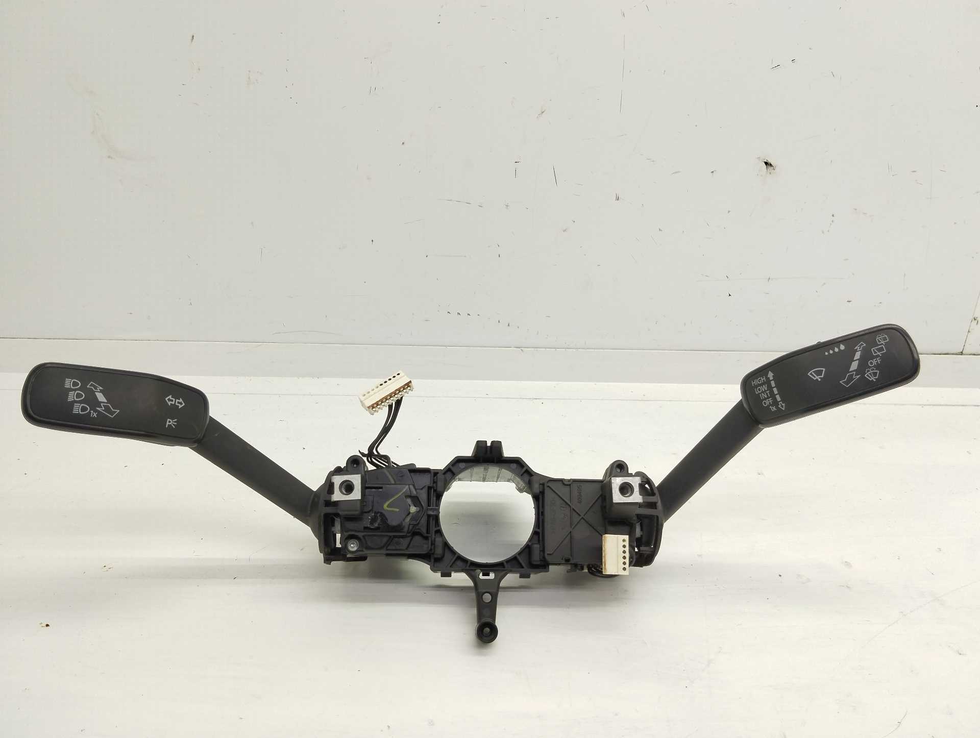 Recambio de mando limpia para volkswagen golf vii lim. 2.0 tsi referencia OEM IAM 5Q0953502M  