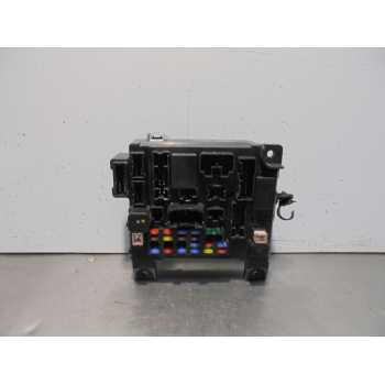 CAJA RELES / FUSIBLES 8637A641 
