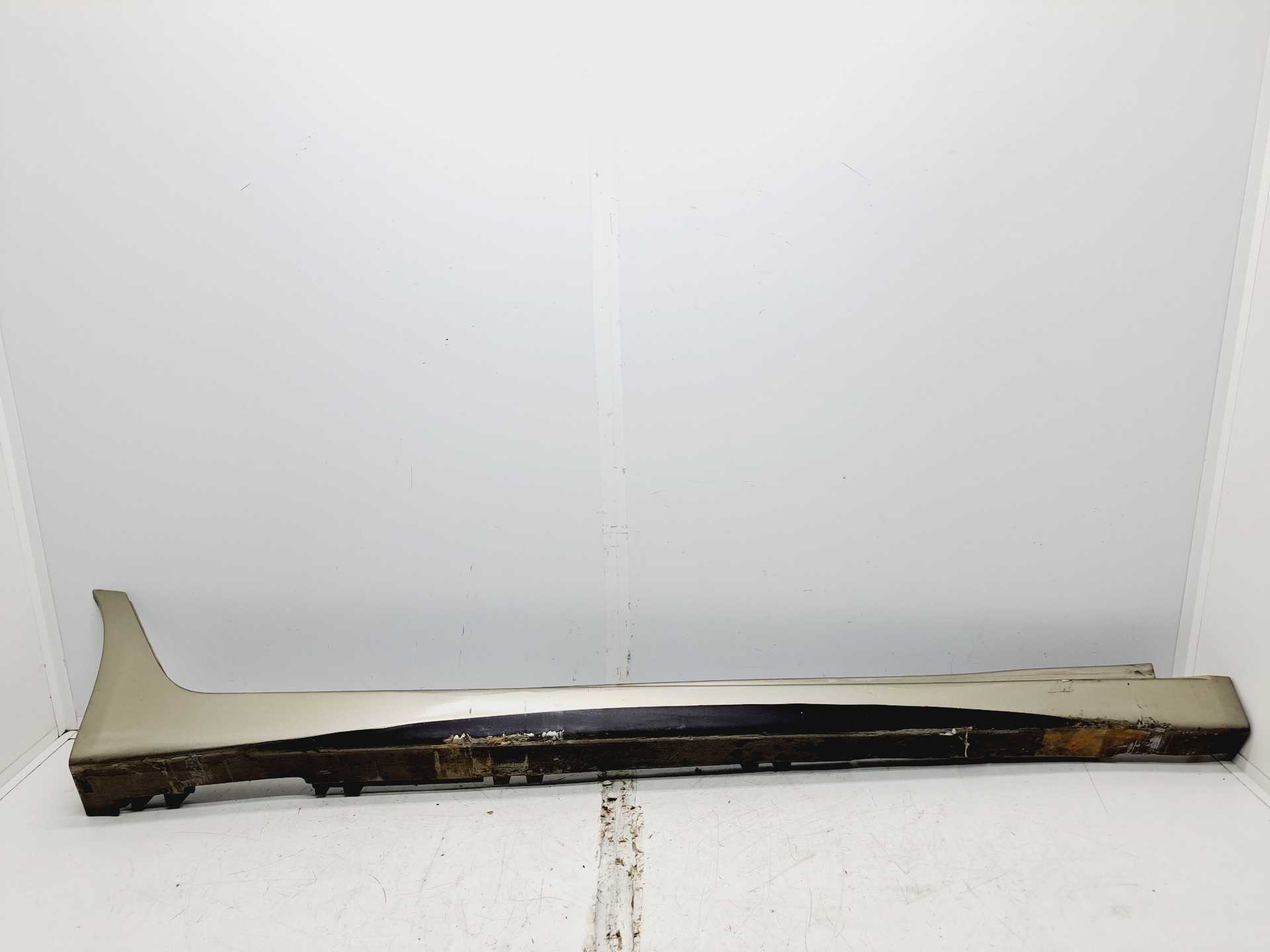 Recambio de faldon lateral para mitsubishi grandis (na0w) 2.0 di-d cat referencia OEM IAM MN145462  
