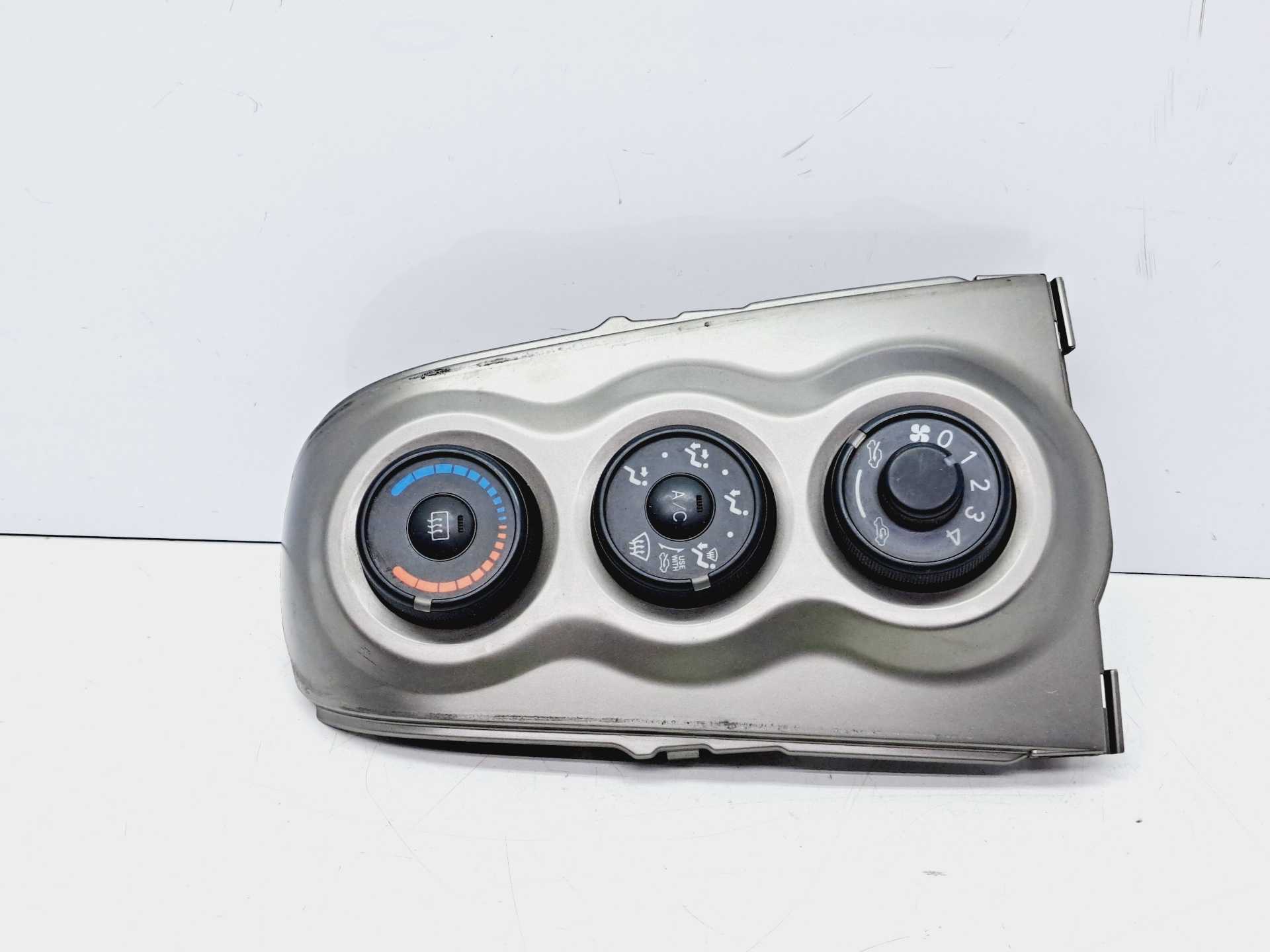 Recambio de mando calefaccion / aire acondicionado para toyota yaris 1.4 turbodiesel cat referencia OEM IAM 554060D190  