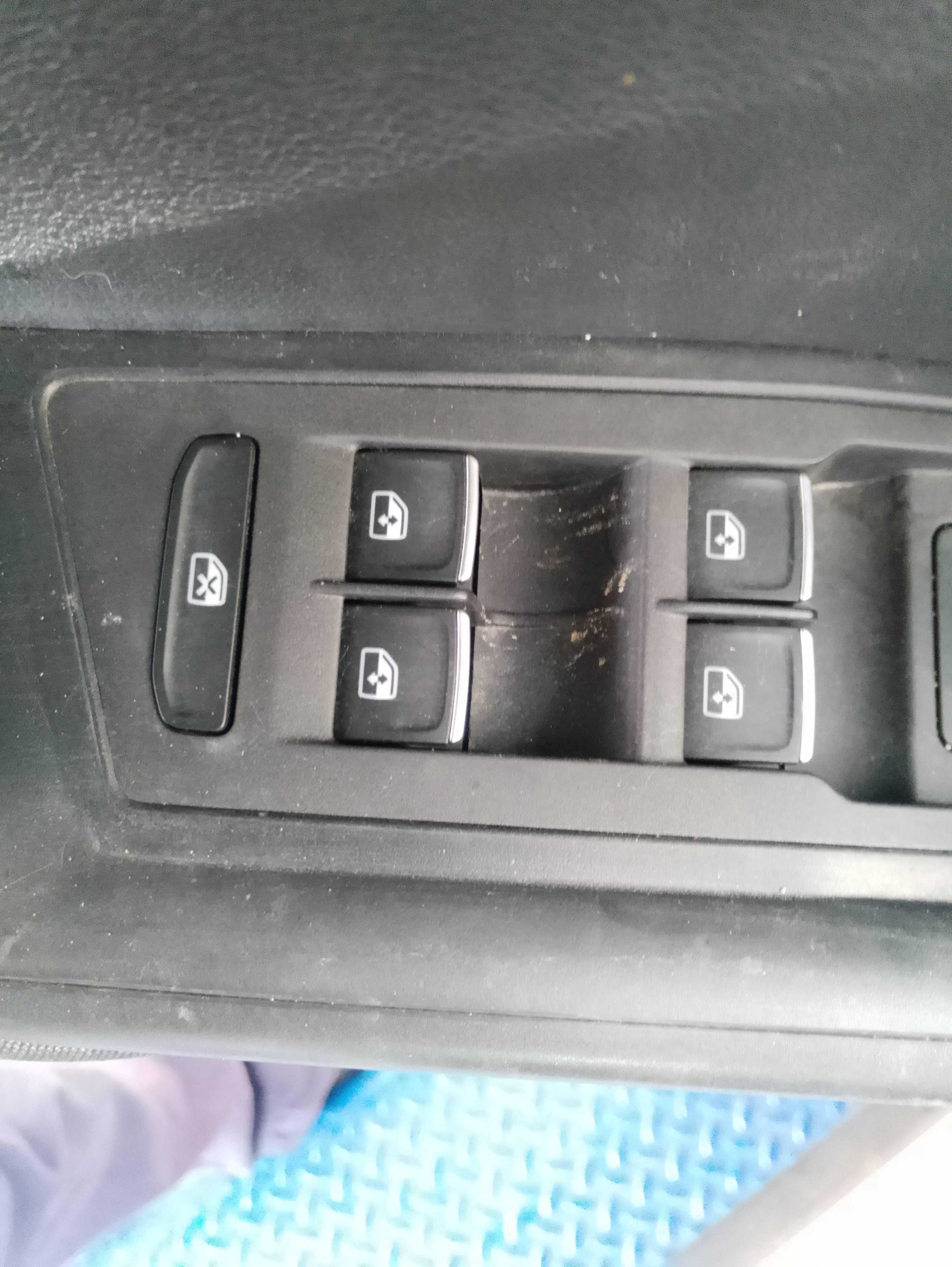 Recambio de mando elevalunas delantero izquierdo para volkswagen t-roc advance r-line referencia OEM IAM 5G0959857E  