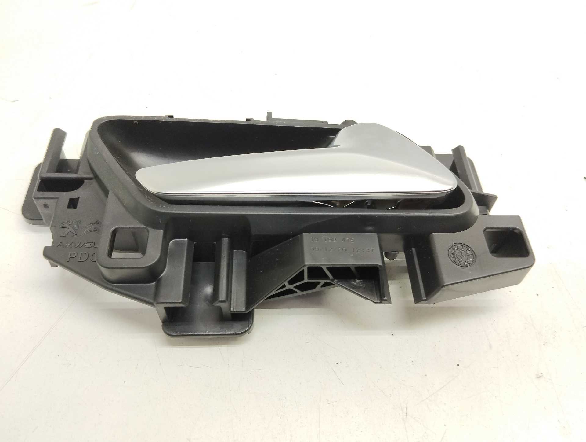 Recambio de maneta interior delantera derecha para opel corsa f edition referencia OEM IAM 39198475  