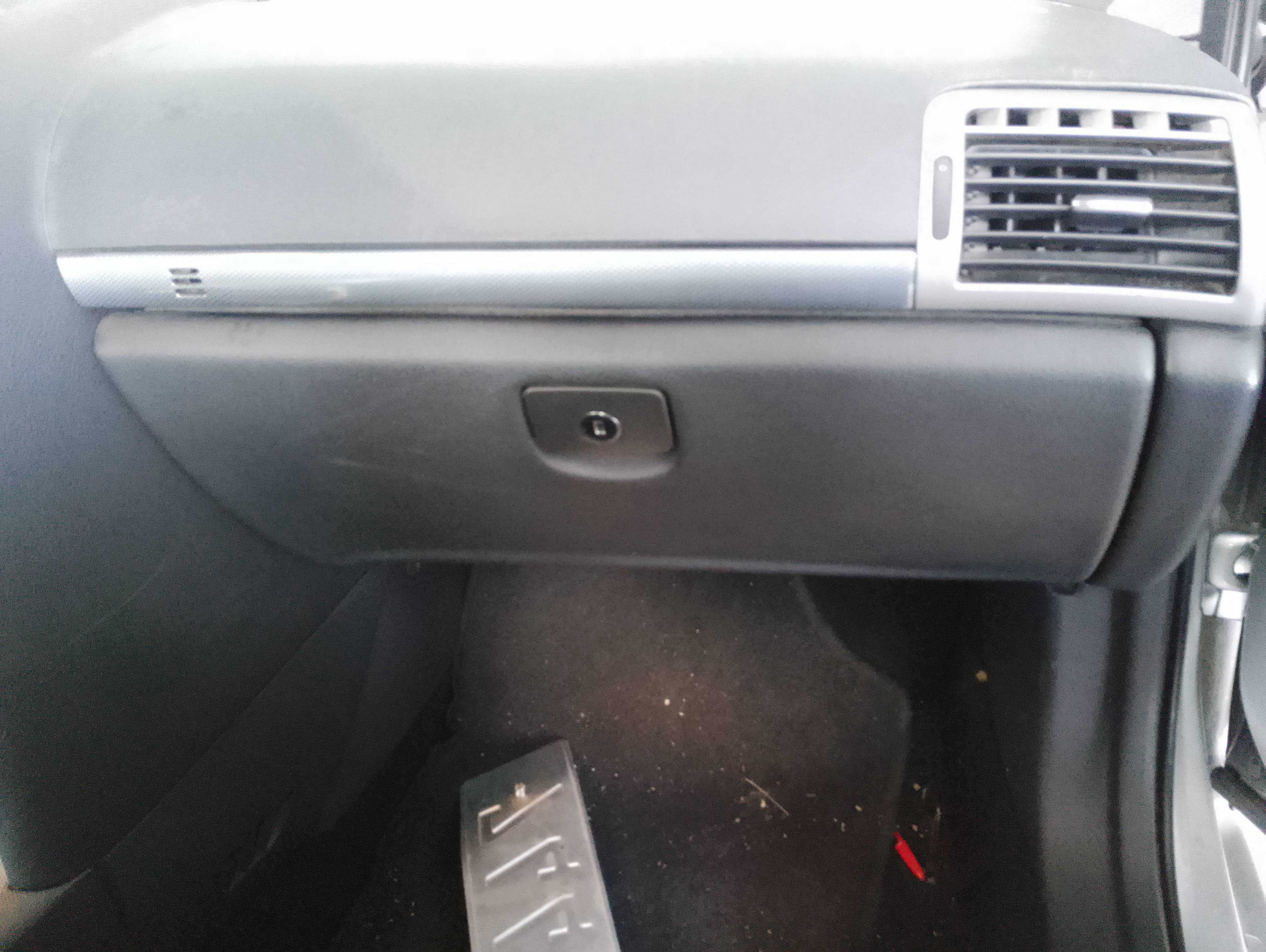 Recambio de guantera para peugeot 407 st confort referencia OEM IAM   