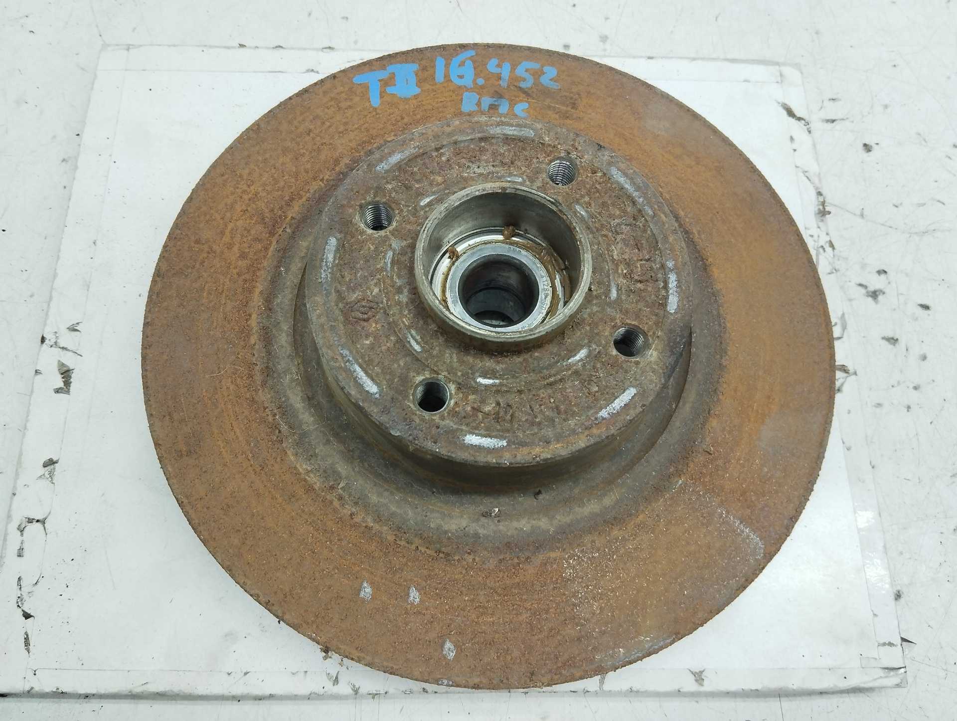 Recambio de buje trasero izquierdo para renault megane ii berlina 5p authentique referencia OEM IAM 8200308650  