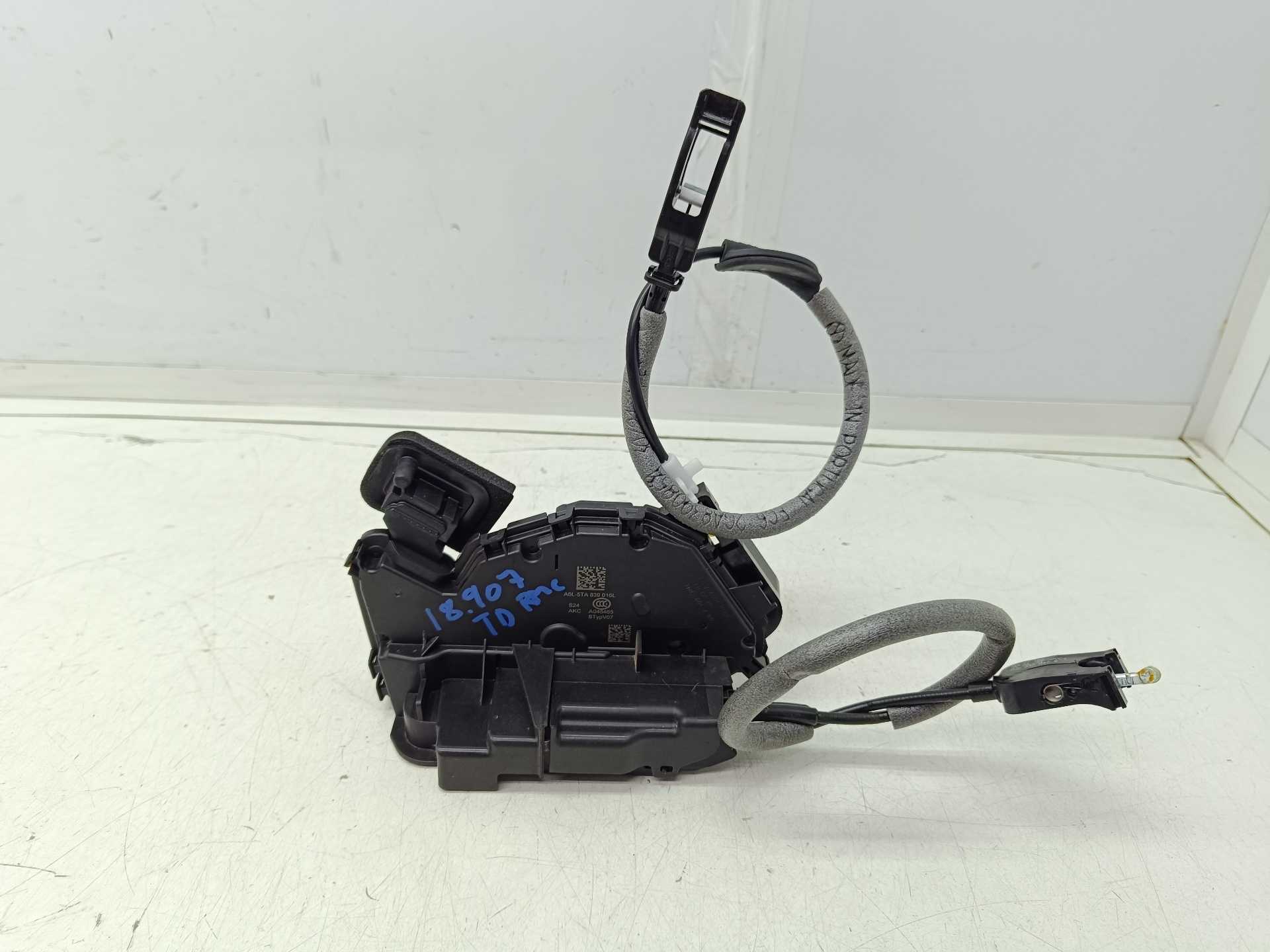Recambio de cerradura puerta trasera derecha para volkswagen t-roc (d11) basis referencia OEM IAM A6L5TA839016L  