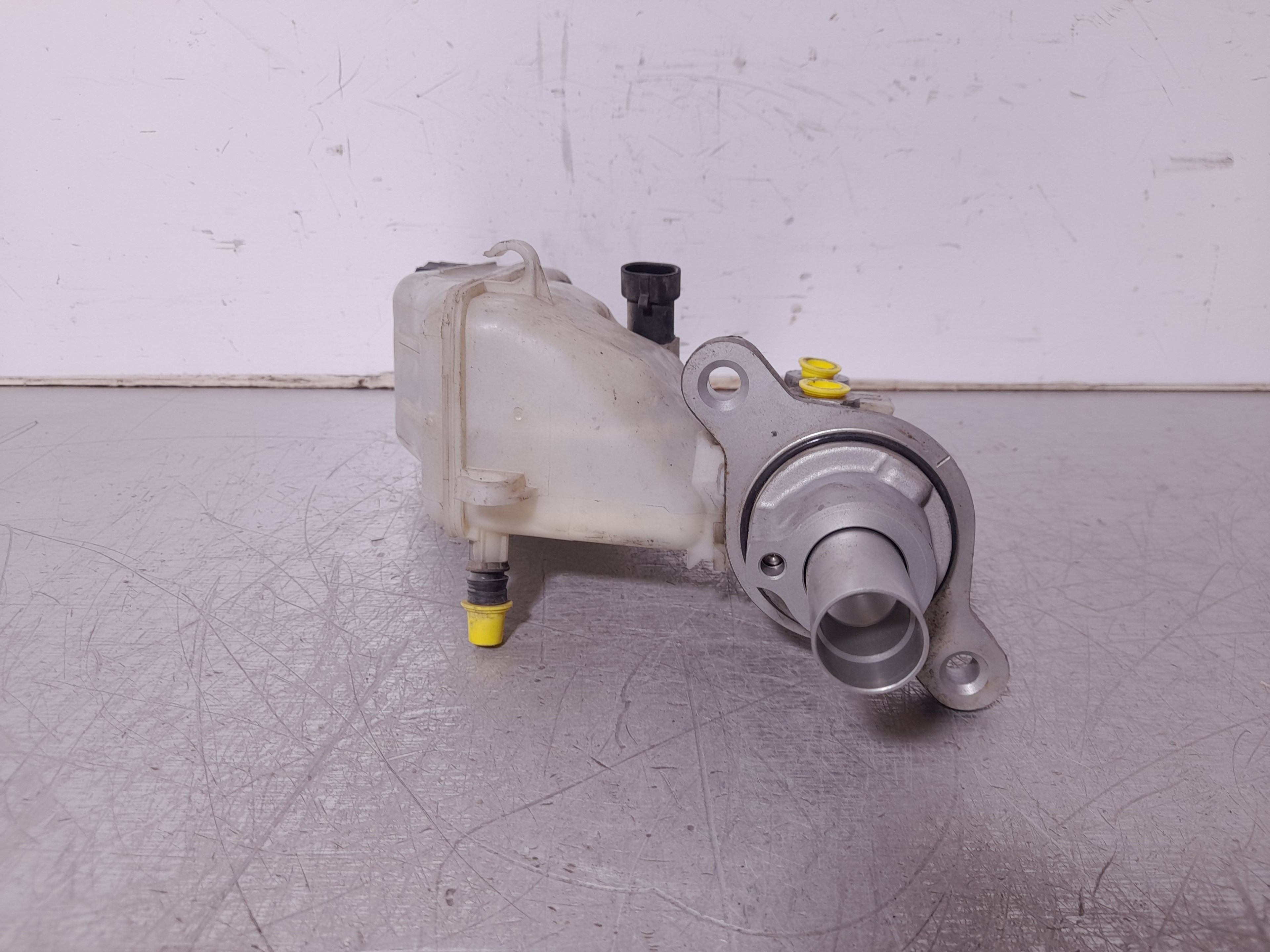 Recambio de bomba freno para opel corsa d 1.3 16v cdti referencia OEM IAM 204Y21766  