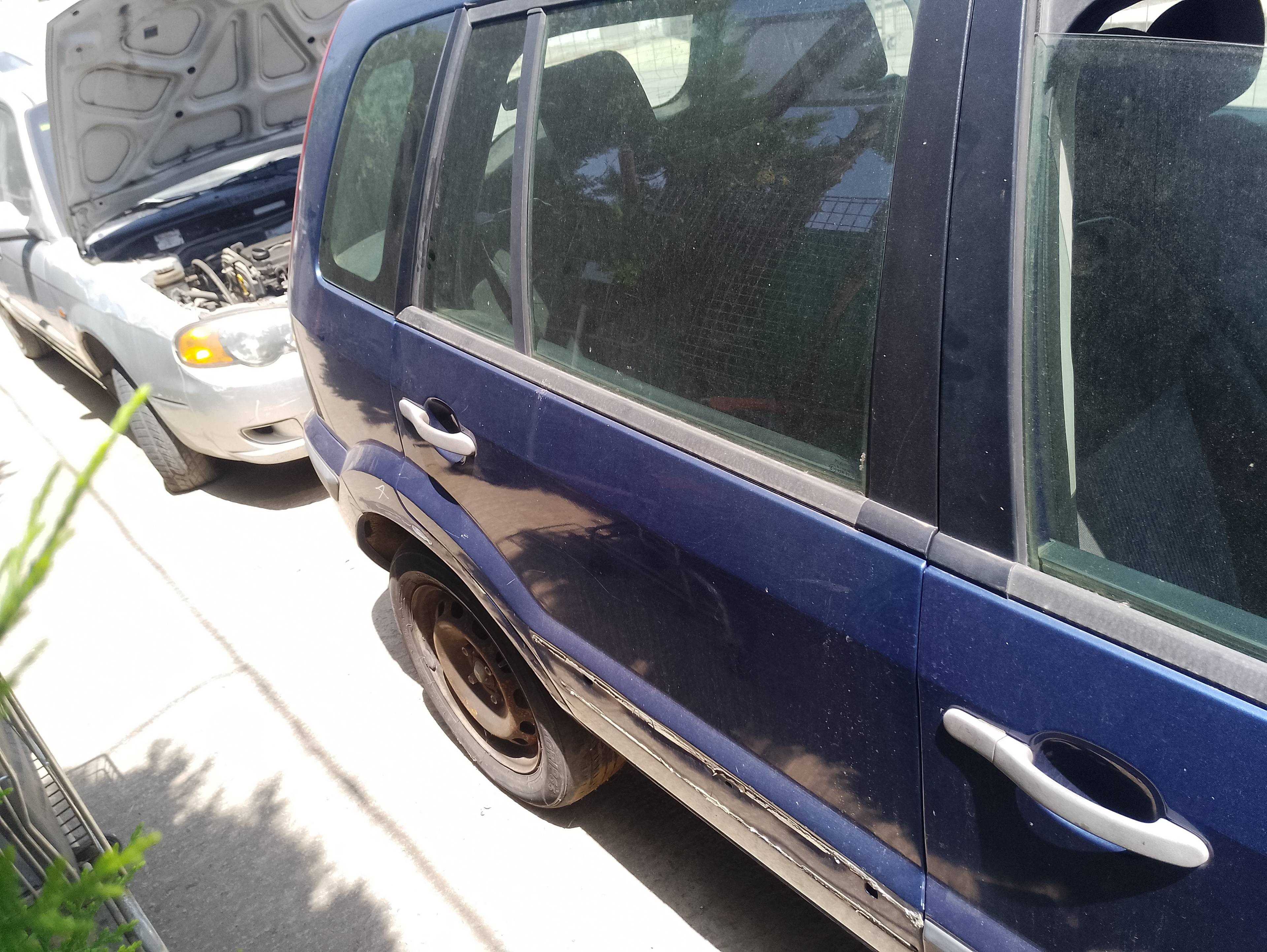 Recambio de puerta trasera derecha para ford fusion (cbk) ambiente referencia OEM IAM   