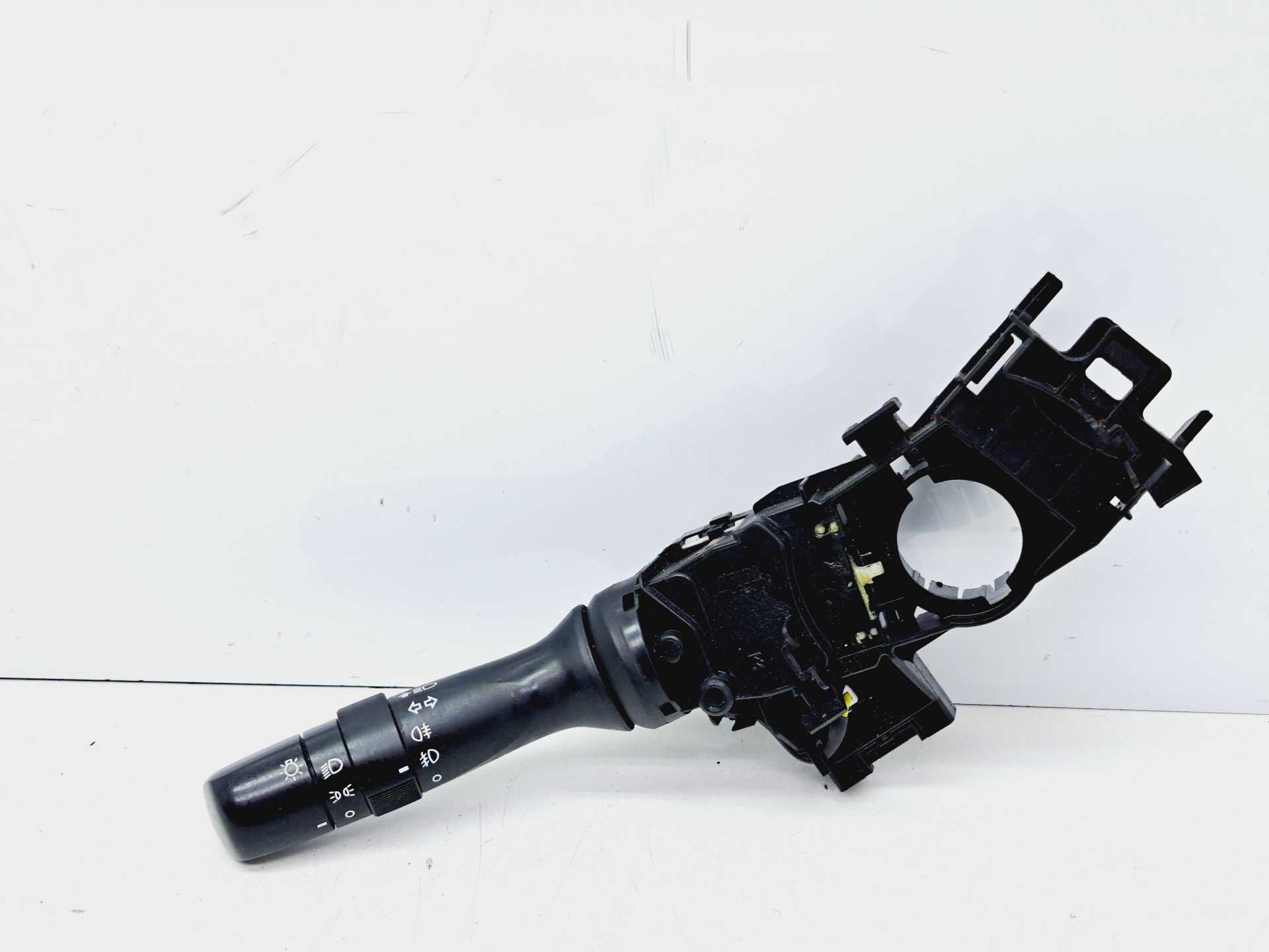 Recambio de mando intermitentes para toyota yaris 1.4 turbodiesel cat referencia OEM IAM 0D08117F572  