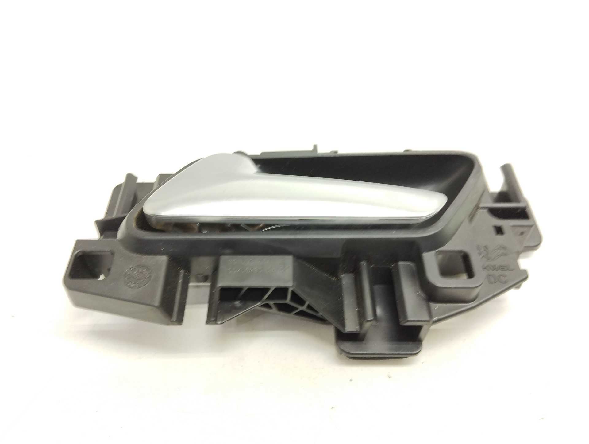 Recambio de maneta interior delantera izquierda para opel corsa f edition referencia OEM IAM 39198474  