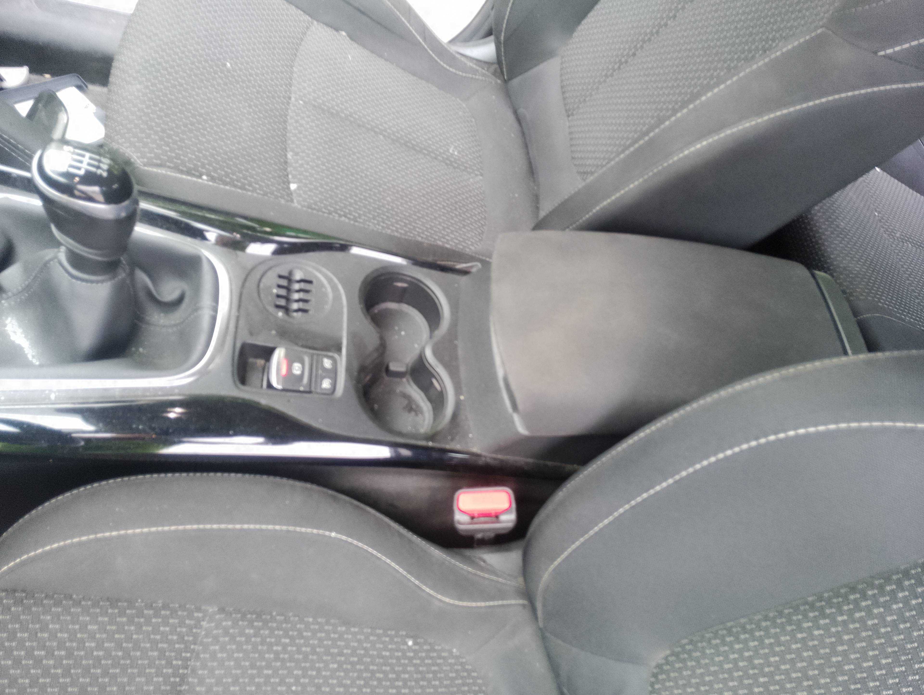 Recambio de apoyabrazos central para renault kadjar bose edition referencia OEM IAM   