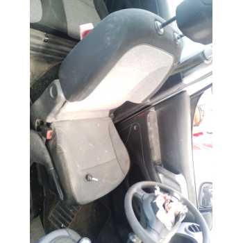 ASIENTO DELANTERO IZQUIERDO 