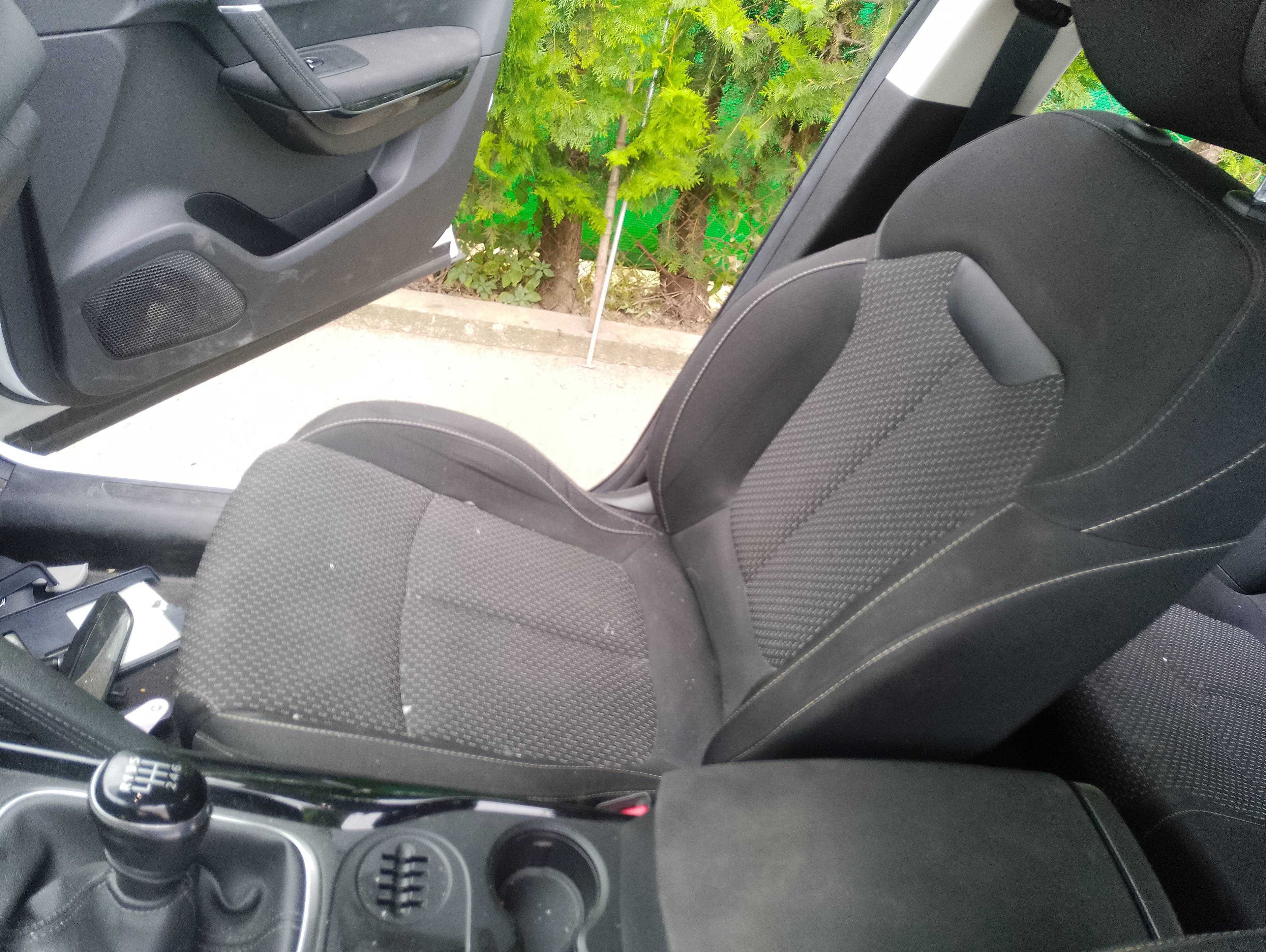 Recambio de asiento delantero derecho para renault kadjar bose edition referencia OEM IAM   
