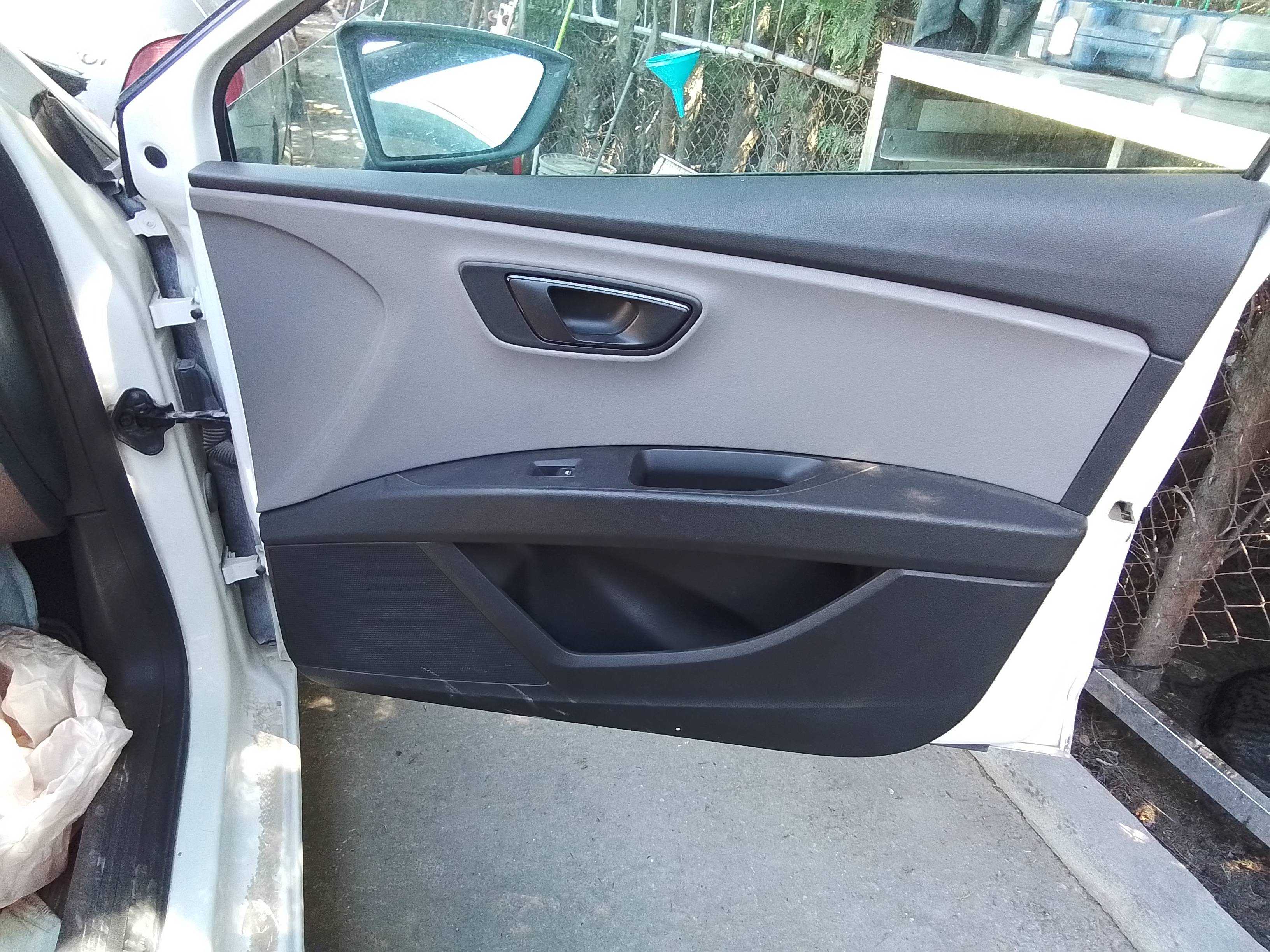 Recambio de guarnecido puerta delantera derecha para seat leon st (5f8) reference referencia OEM IAM   