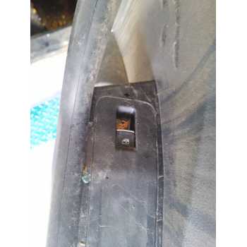 MANDO ELEVALUNAS TRASERO DERECHO 2GA867256A 
