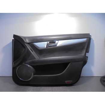 GUARNECIDO PUERTA DELANTERA DERECHA A2045402410 