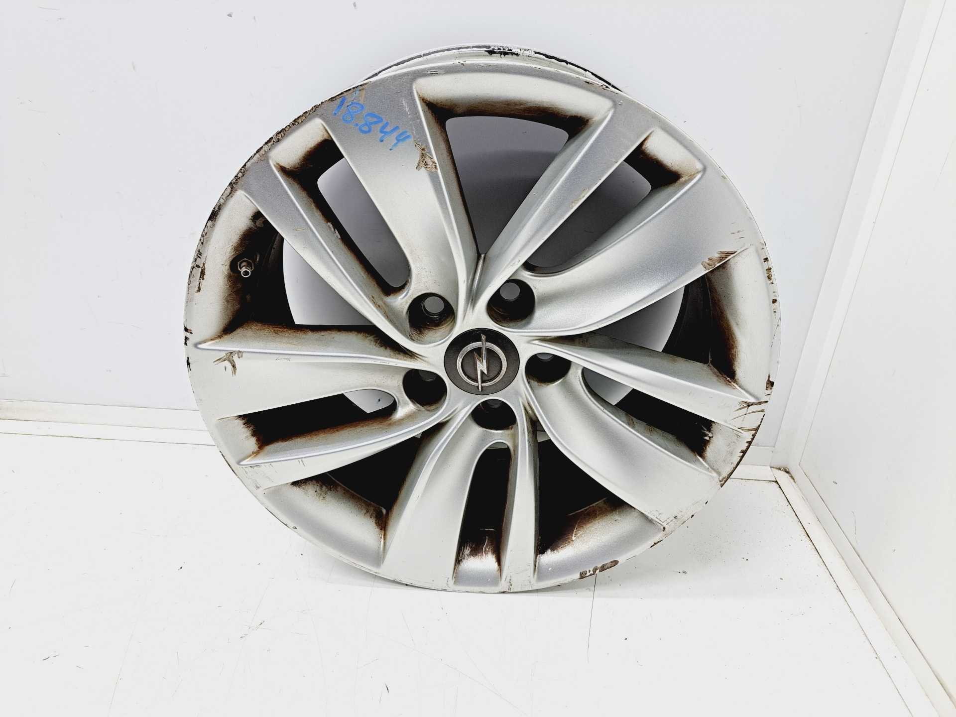 Recambio de llanta para opel insignia berlina selective referencia OEM IAM 0P065K3 R18 