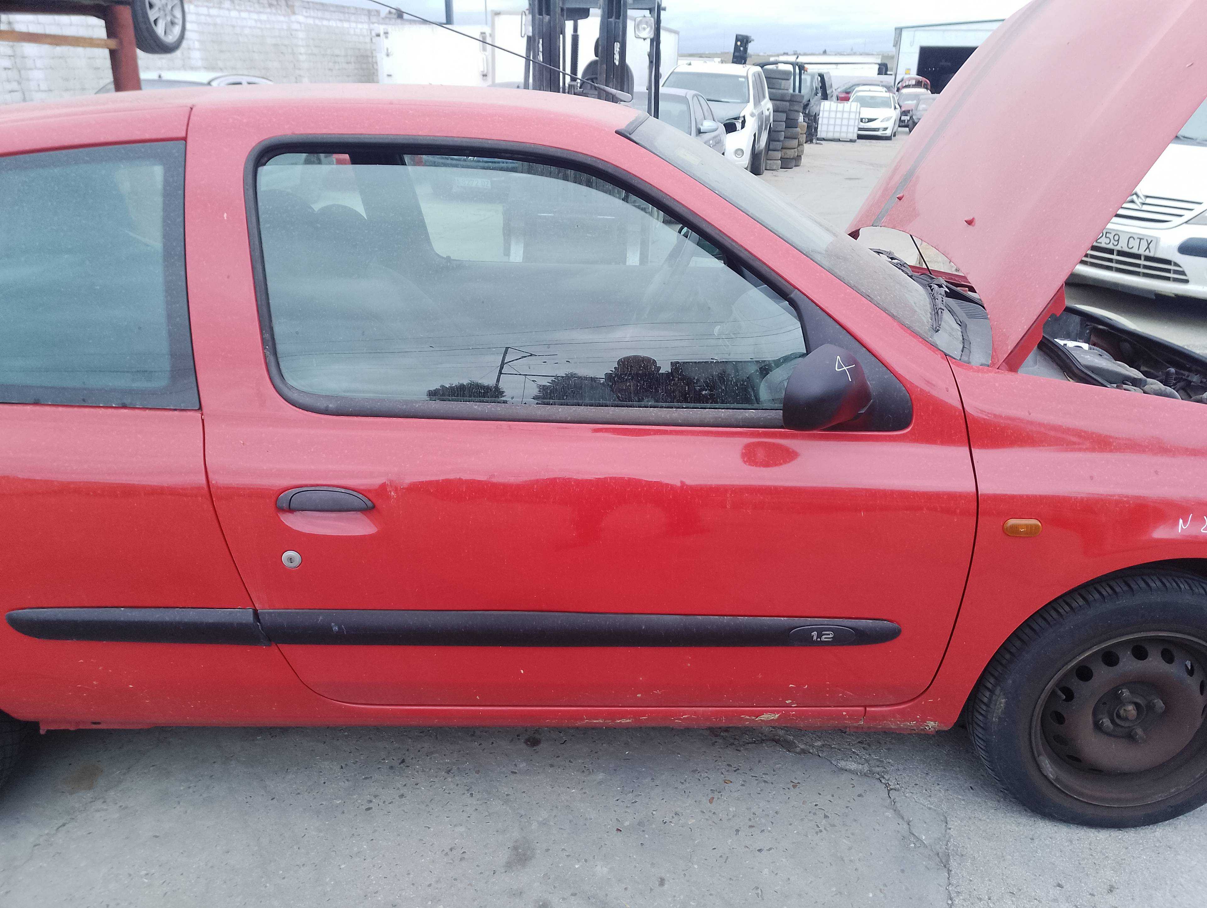 Recambio de puerta delantera derecha para renault clio ii fase i (b/cbo) referencia OEM IAM   