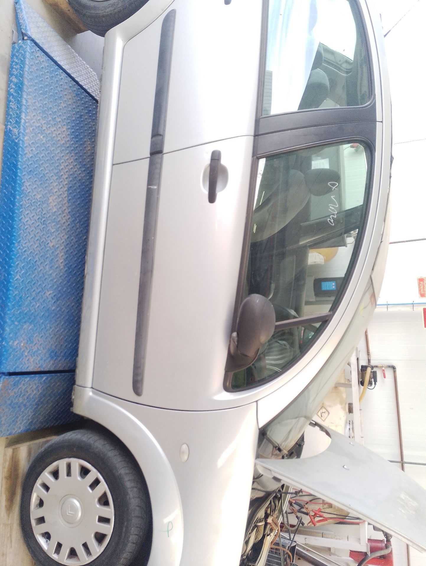 Recambio de puerta delantera derecha para citroën c3 i (fc_, fn_) 1.4 hdi referencia OEM IAM 9004V1  