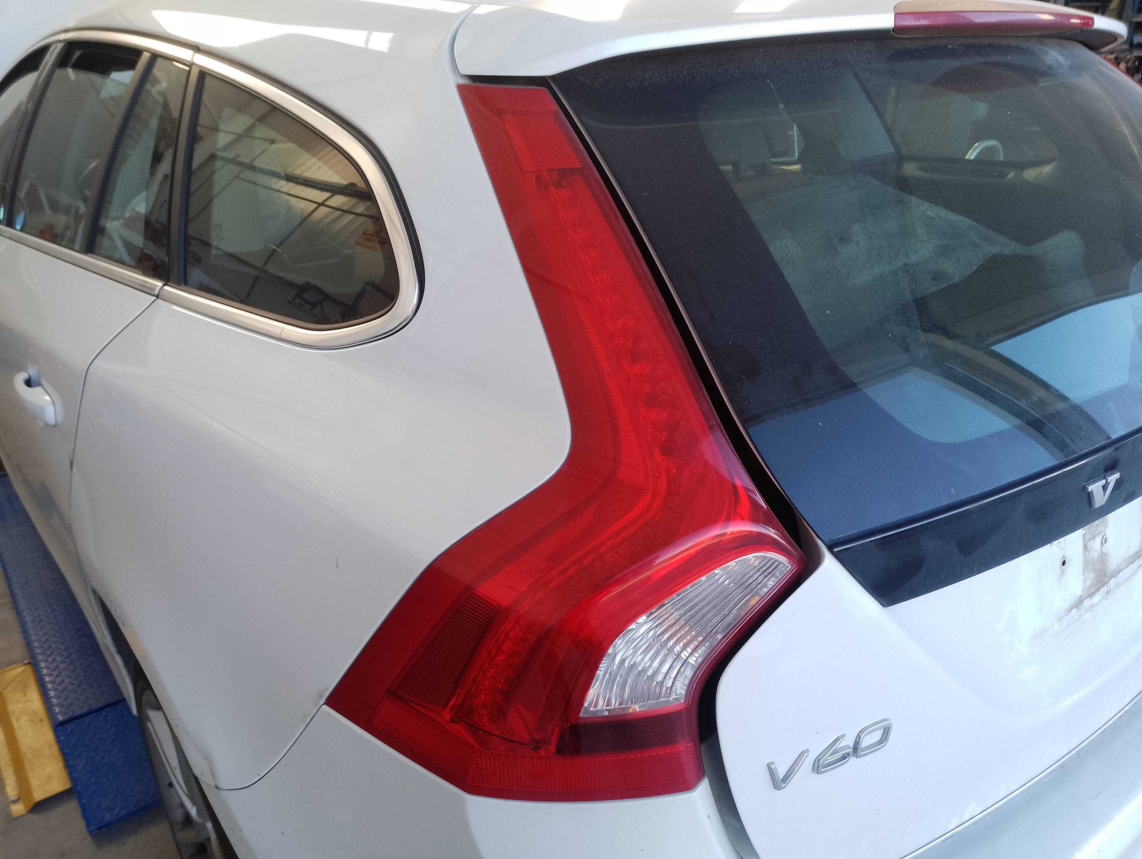 Recambio de piloto trasero izquierdo para volvo v60 kombi plug-in hybrid awd referencia OEM IAM   