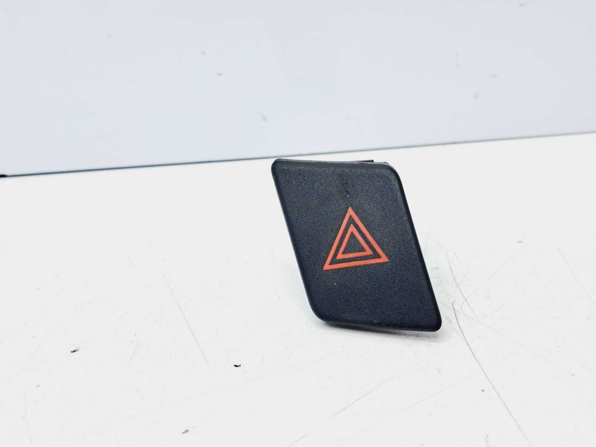 Recambio de mando warning para toyota yaris 1.4 turbodiesel cat referencia OEM IAM 843320D020  