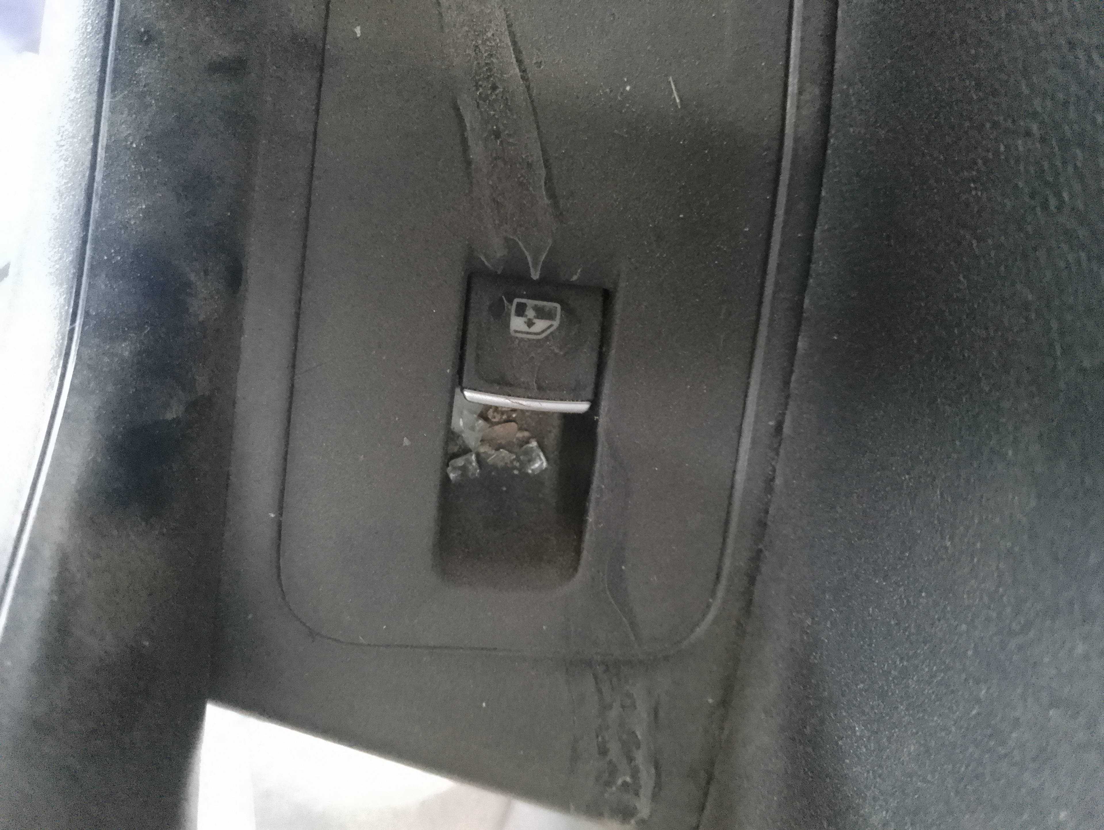Recambio de mando elevalunas trasero izquierdo para volkswagen t-roc advance r-line referencia OEM IAM 2GA867255A  