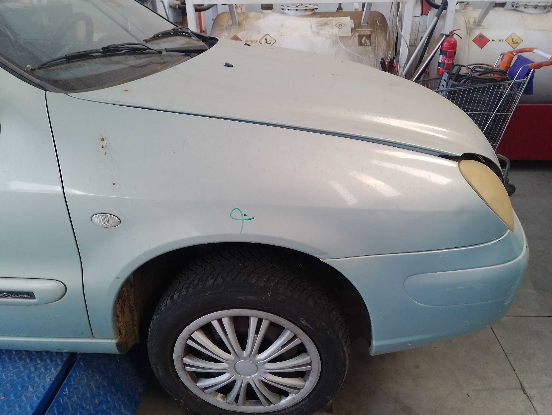 Recambio de aleta delantera derecha para citroën xsara (n1) 1.6 16v referencia OEM IAM 7841N9  