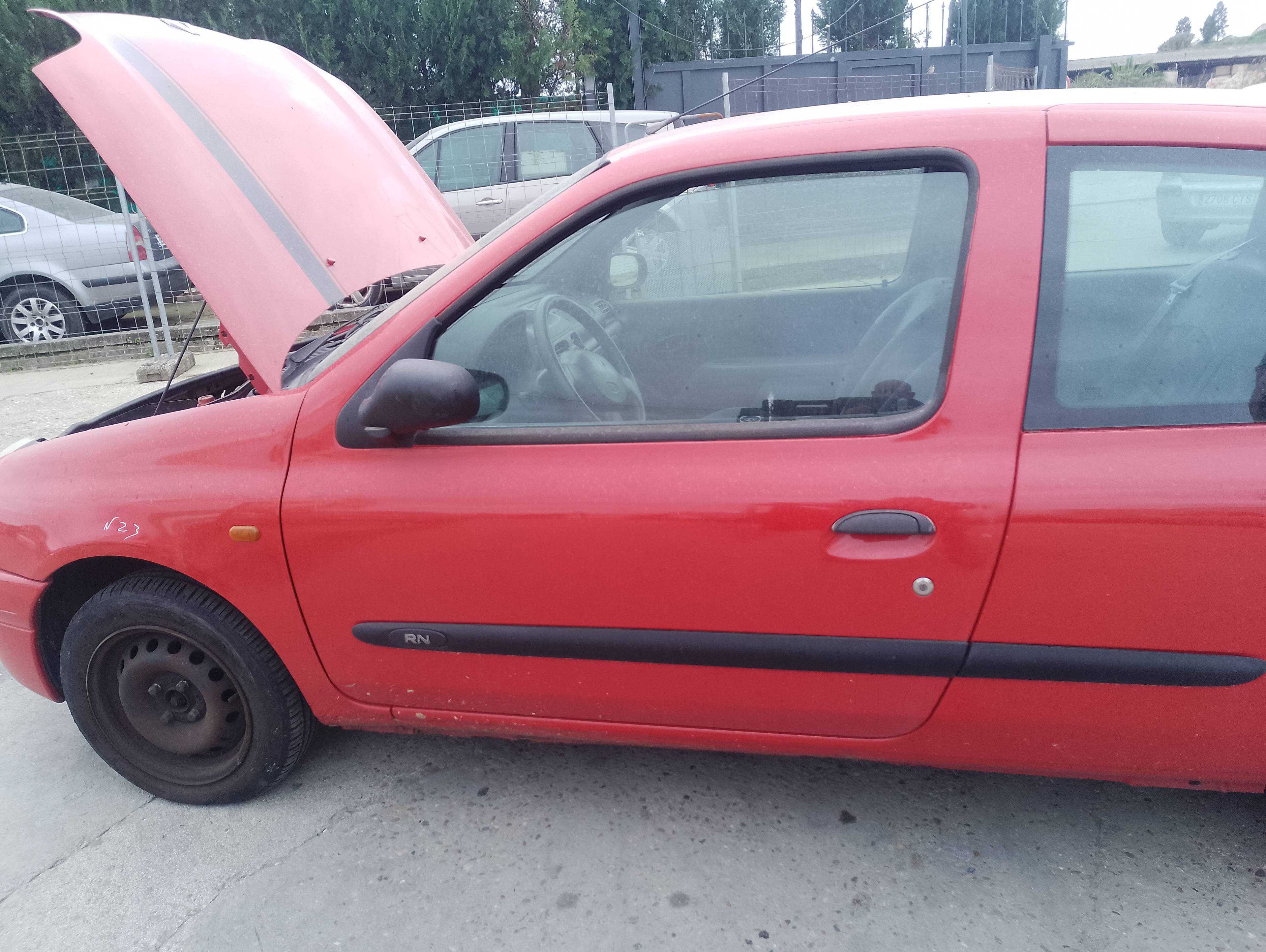 Recambio de puerta delantera izquierda para renault clio ii fase i (b/cbo) referencia OEM IAM   