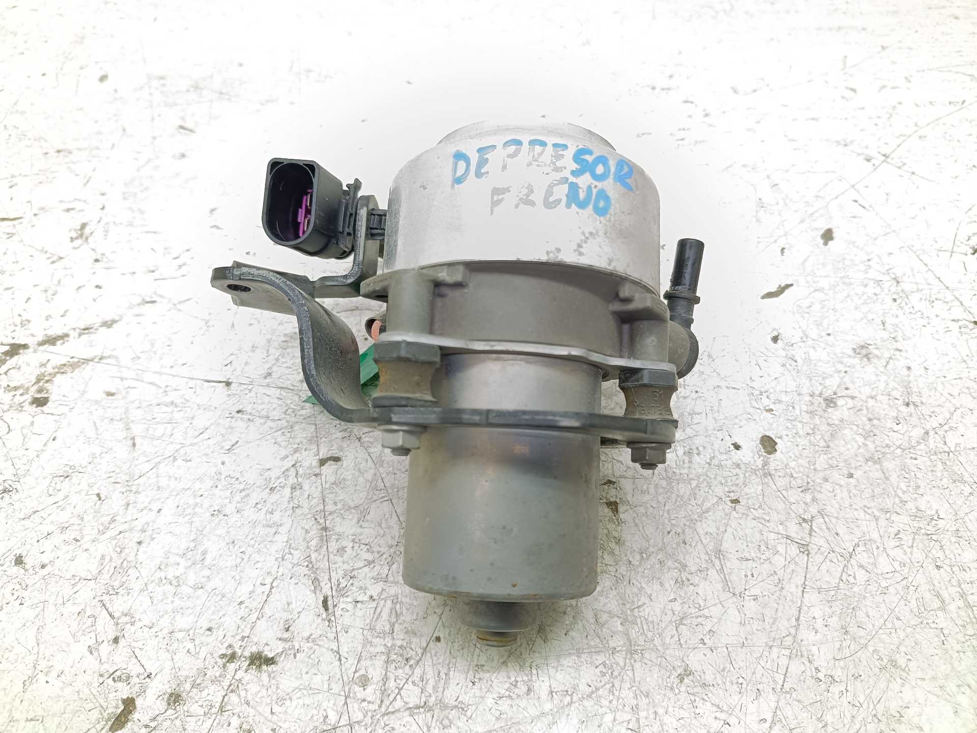 Recambio de depresor freno / bomba vacio para volkswagen t-roc advance r-line referencia OEM IAM 5Q0612181  