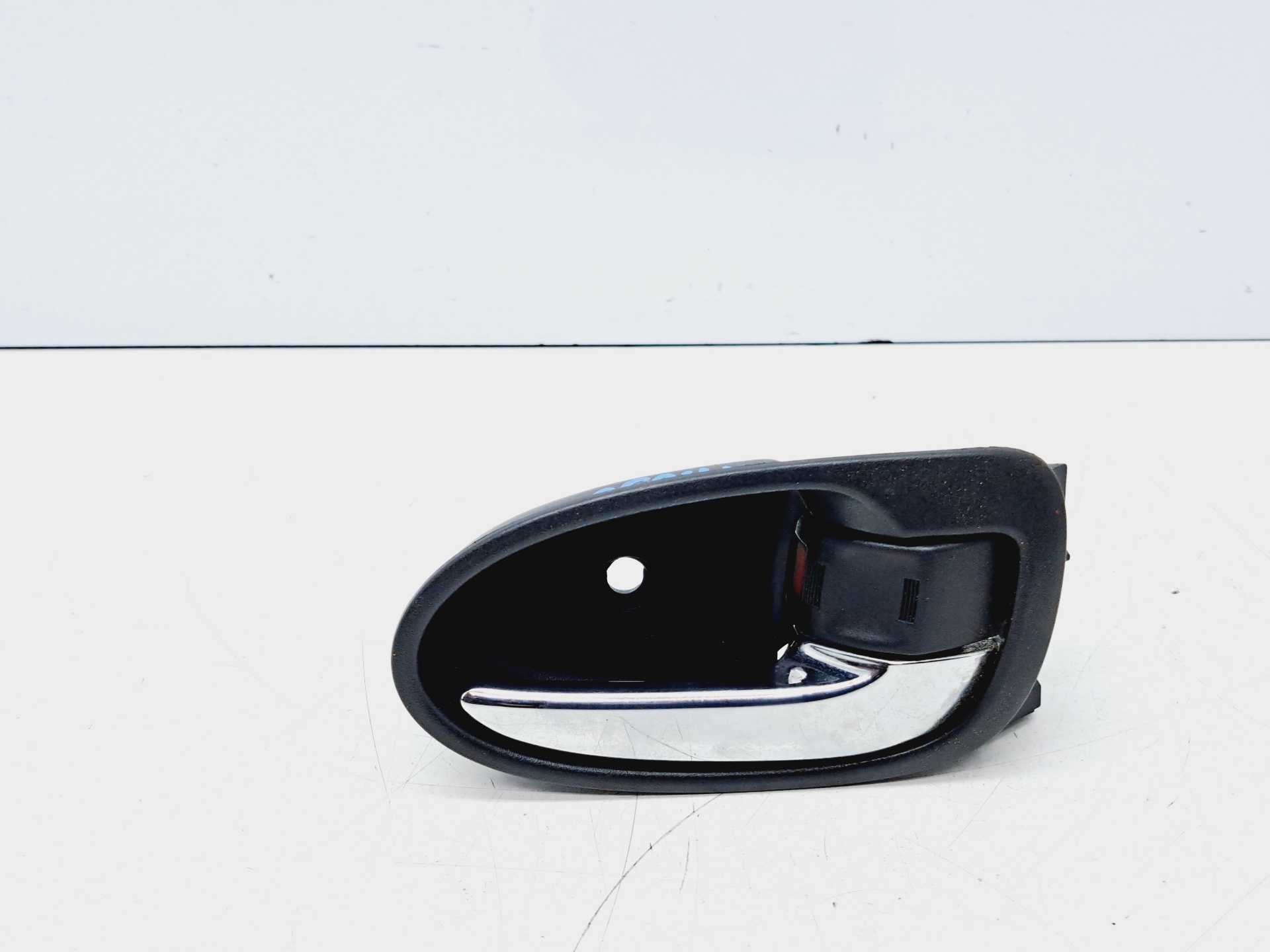 Recambio de maneta interior delantera derecha para toyota yaris 1.4 turbodiesel cat referencia OEM IAM 692050D90  
