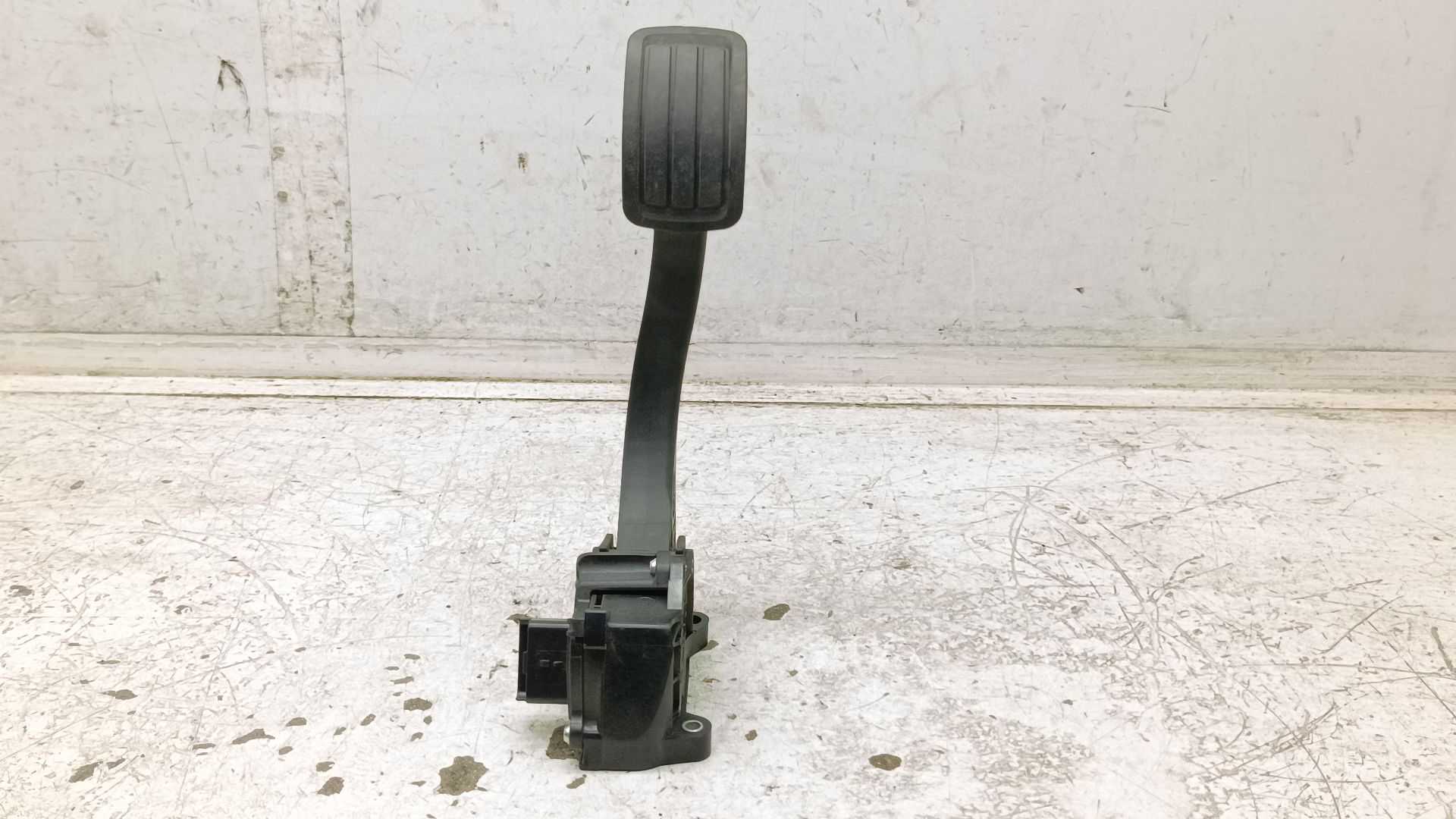 Recambio de pedal acelerador para peugeot partner grip l1 referencia OEM IAM 9813994080 9674829780 