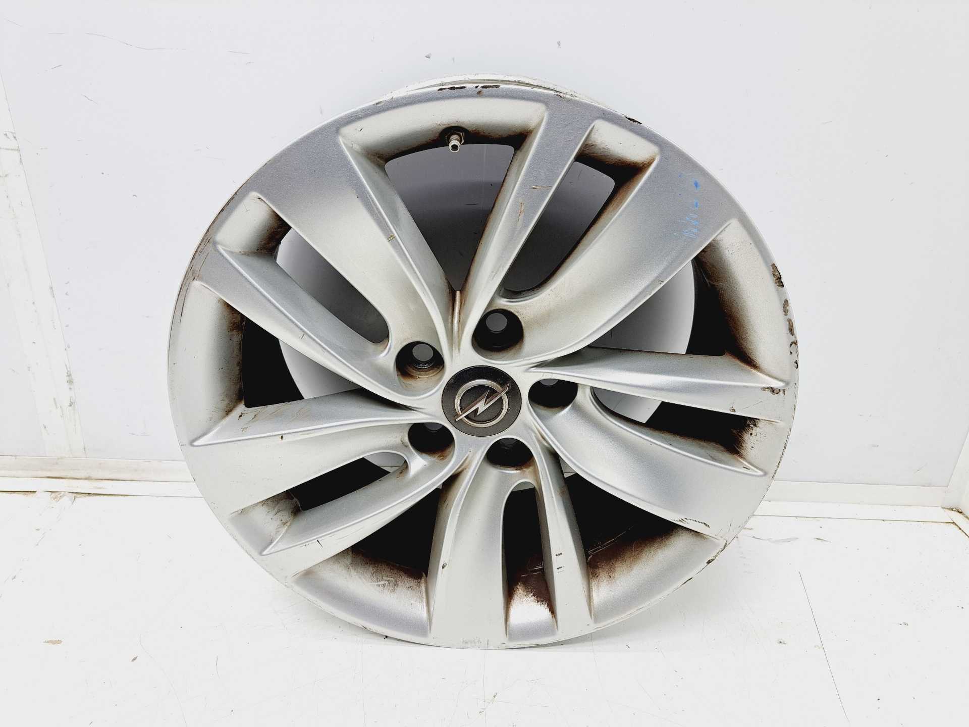 Recambio de llanta para opel insignia berlina selective referencia OEM IAM 0P065K3 R18 