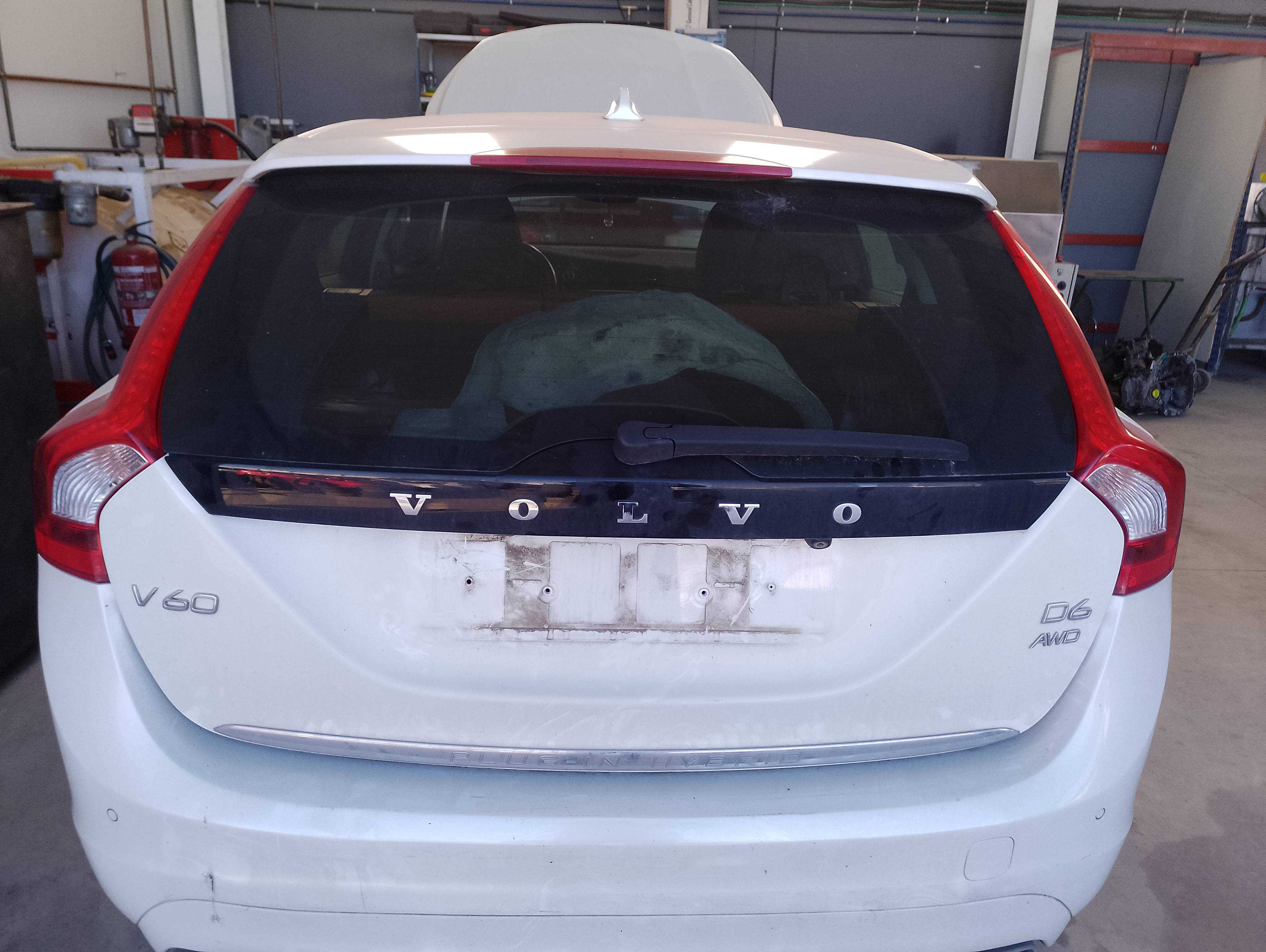 Recambio de porton trasero para volvo v60 kombi plug-in hybrid awd referencia OEM IAM   