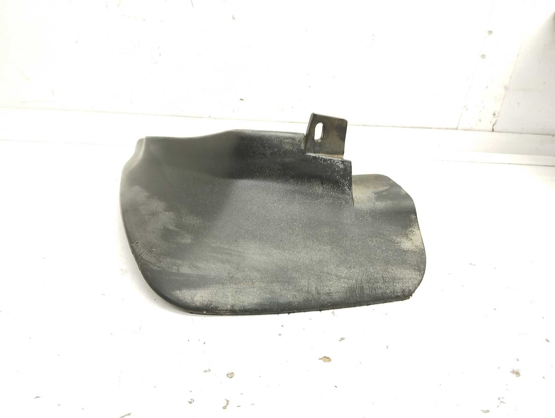 Recambio de faldon lateral para hyundai trajet (fo) 2.0 crdi gls referencia OEM IAM 868423A000  