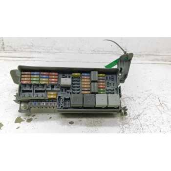 CAJA RELES / FUSIBLES A1645403072 1360755401 