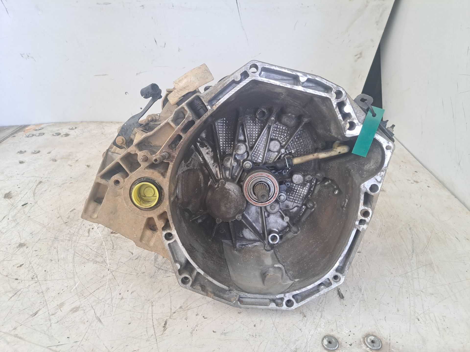 Recambio de caja cambios para dacia duster ambiance 4x2 referencia OEM IAM tl4b075 tl4075 