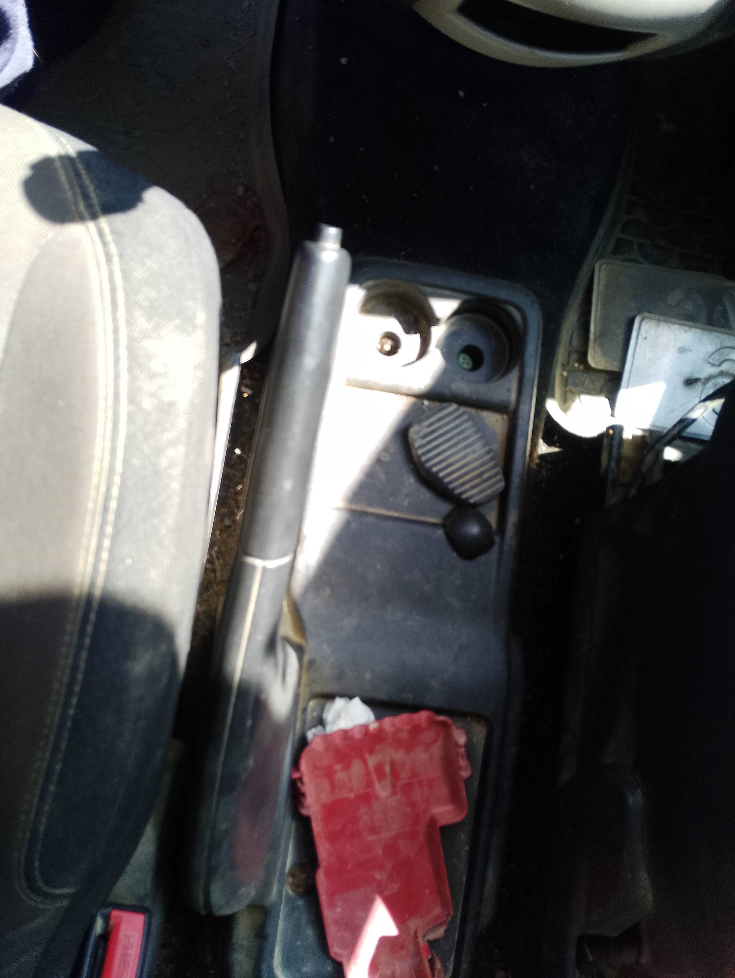 Recambio de palanca freno para citroën berlingo station wagon xtr referencia OEM IAM   