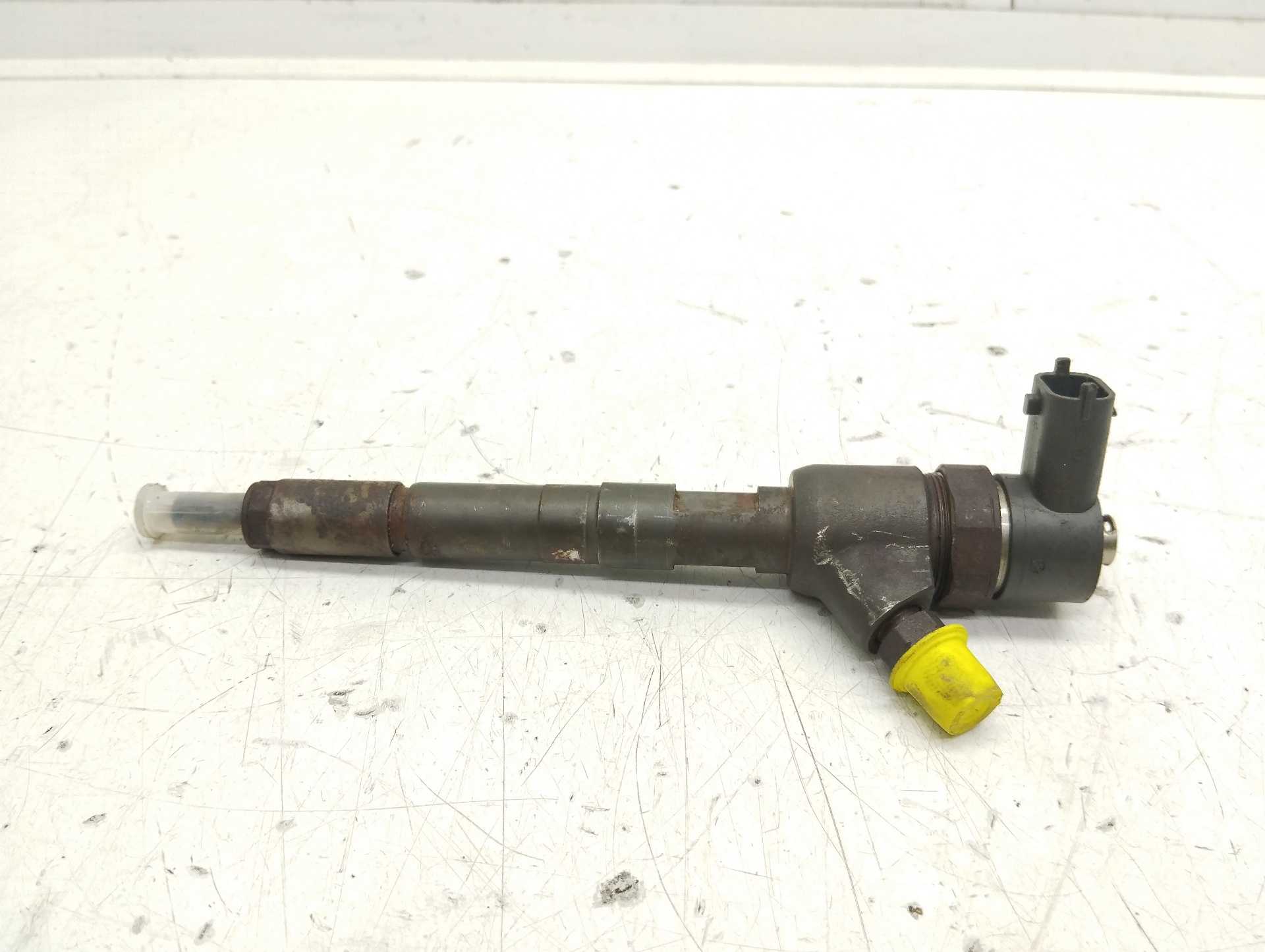 Recambio de inyector para opel corsa c blue line referencia OEM IAM 0445110081 0445110 