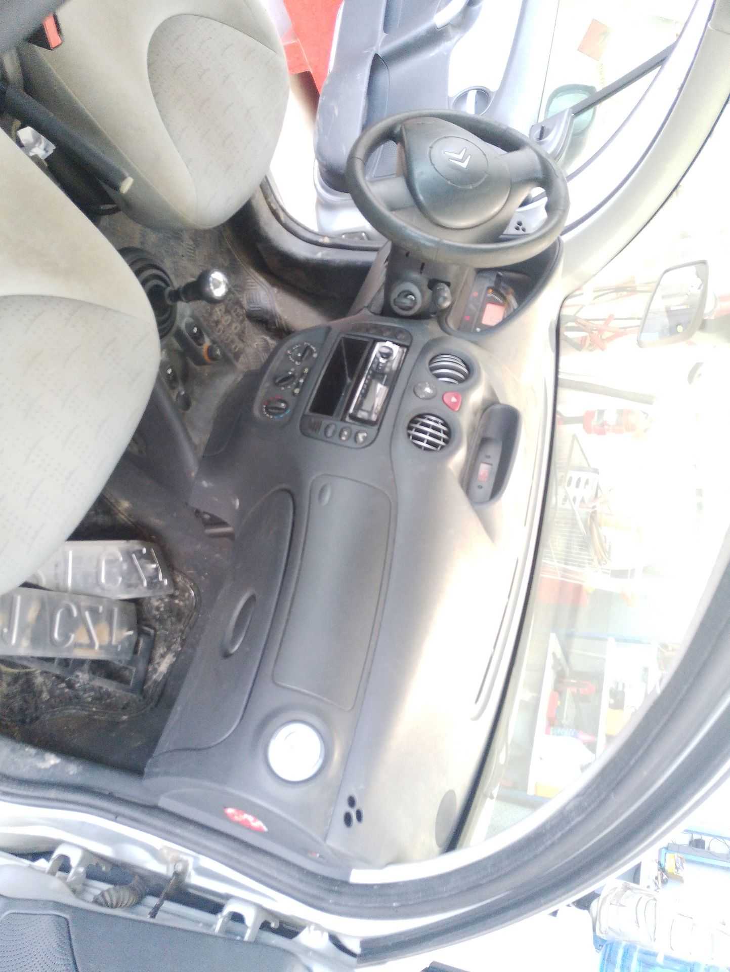 Recambio de salpicadero para citroën c3 i (fc_, fn_) 1.4 hdi referencia OEM IAM 8211CC  